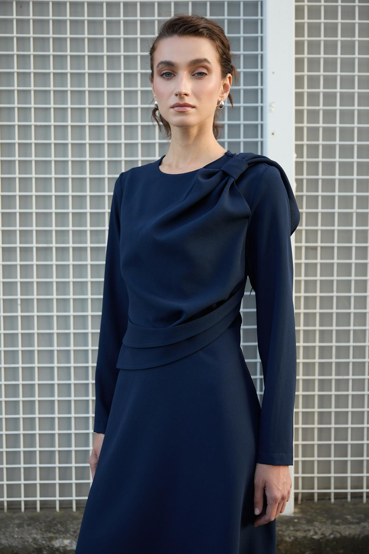 Almira Elbise-Lacivert