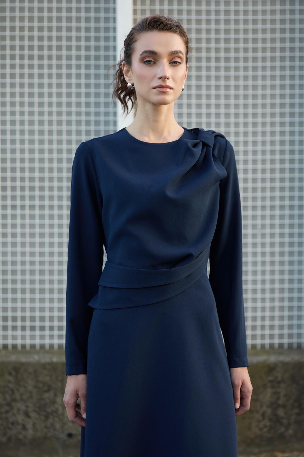 Almira Elbise-Lacivert