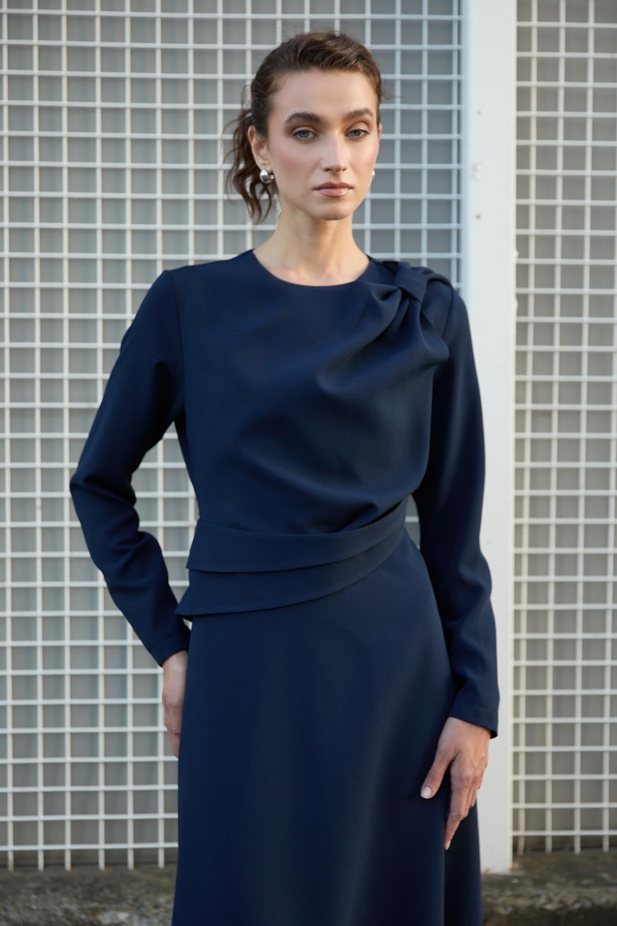 Almira Elbise-Lacivert