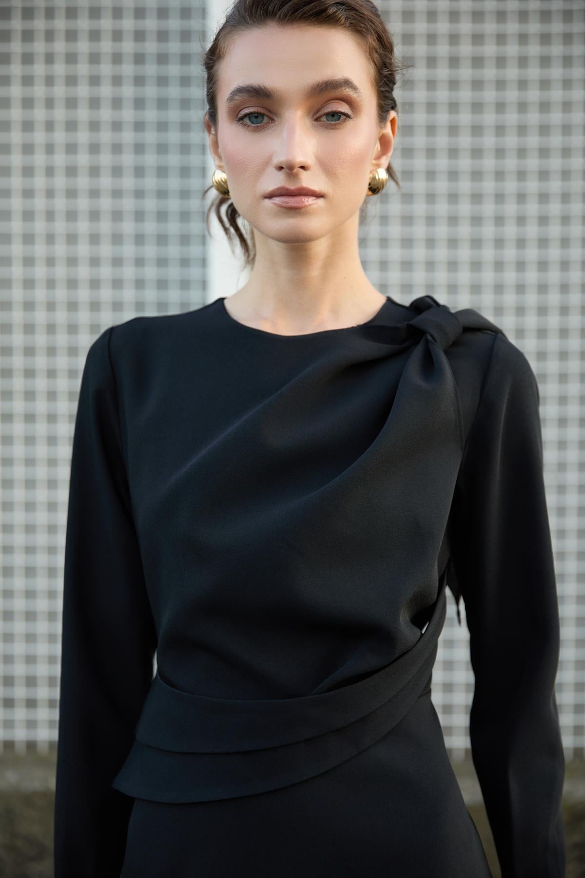 Almira Elbise-Siyah