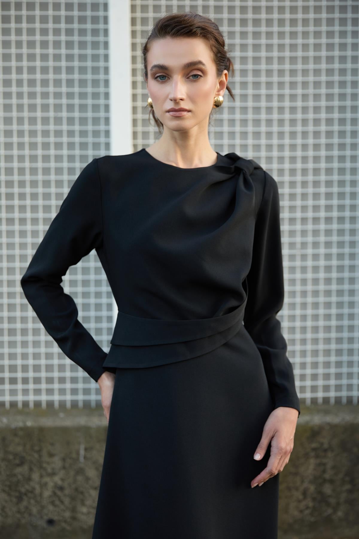 Almira Elbise-Siyah