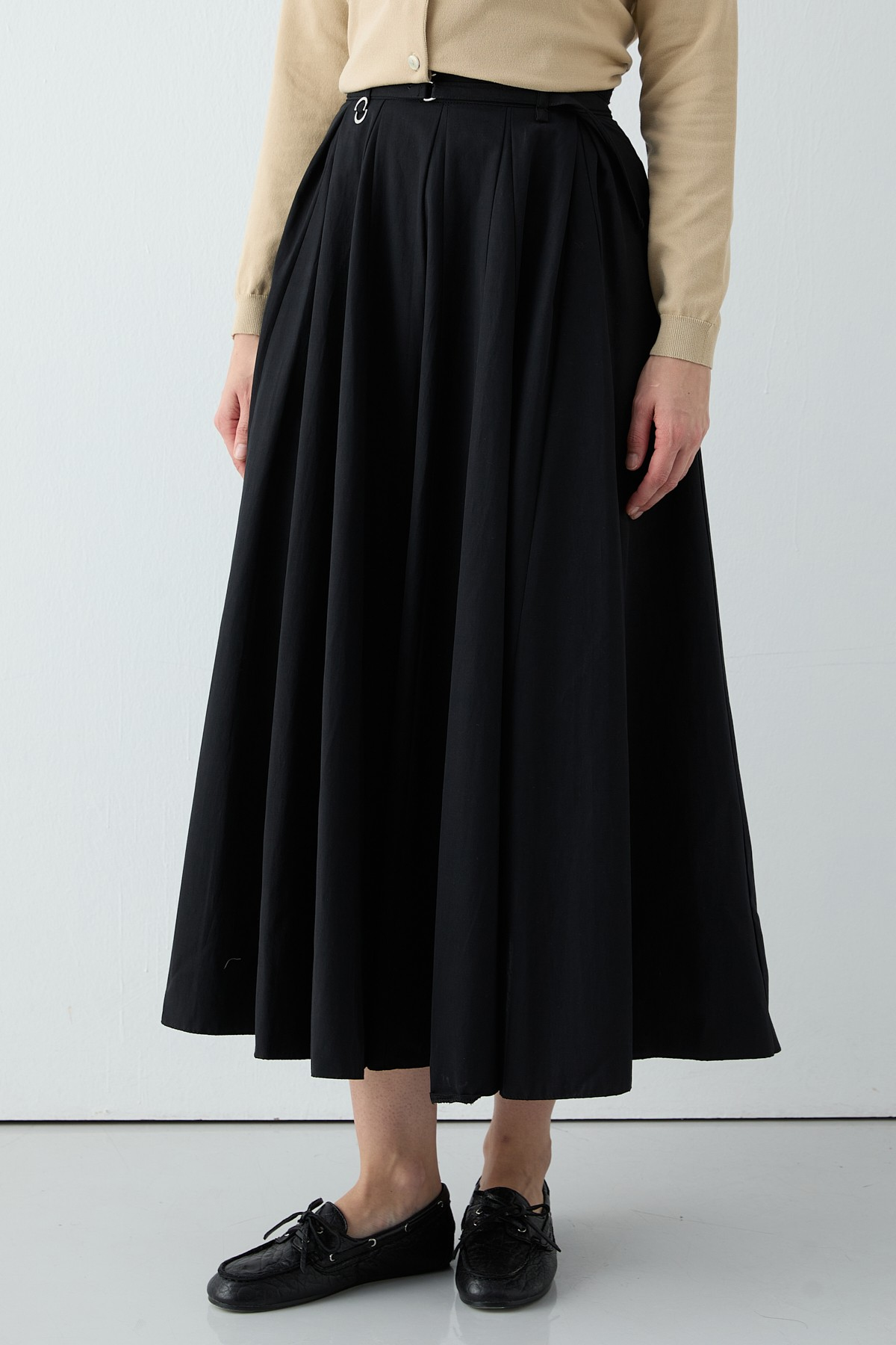Biritli Etek Anemon Siyah