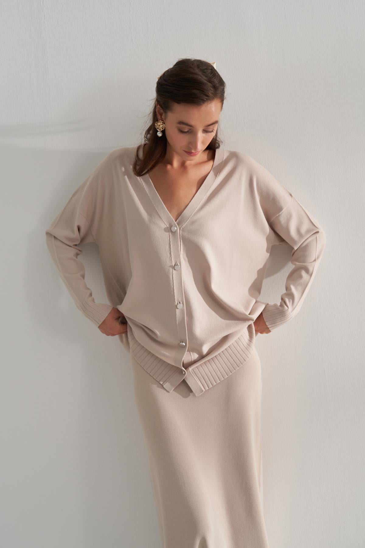 Kısa Rayon Merserize Hırka Bej