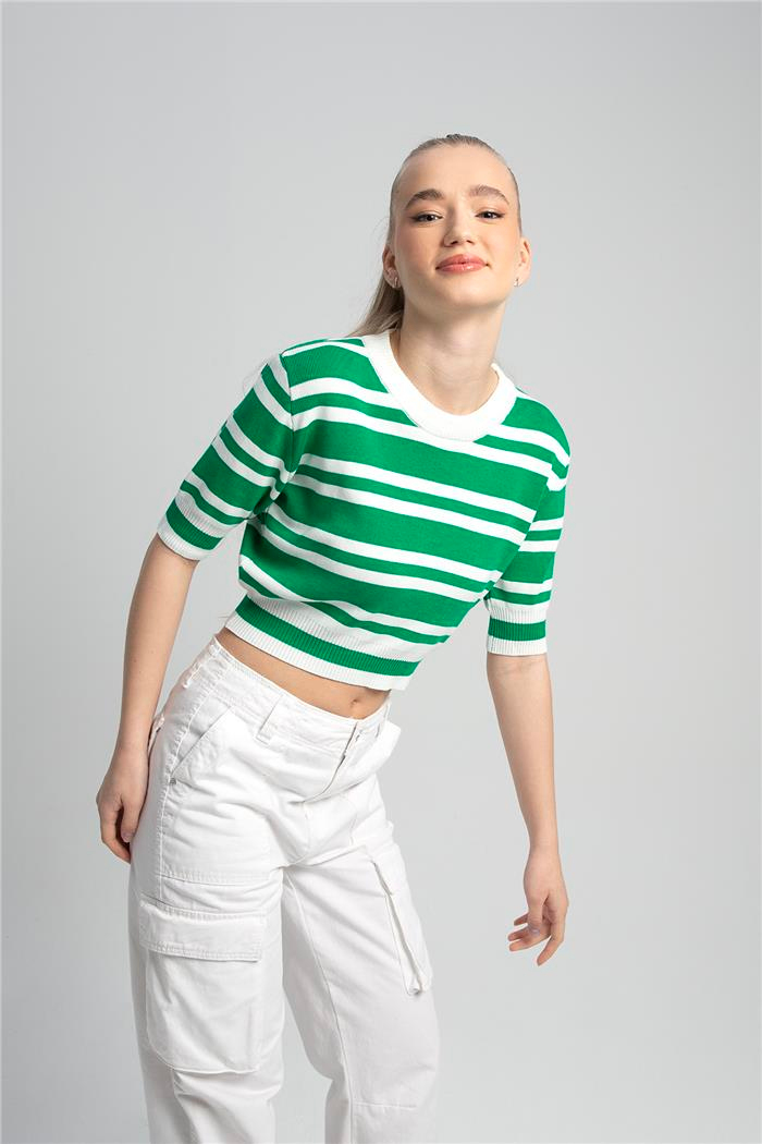 Avrile Kadın ÇİZGİLİ CROP TRİKO KAZAK EKRU-BENETTON A92268-S