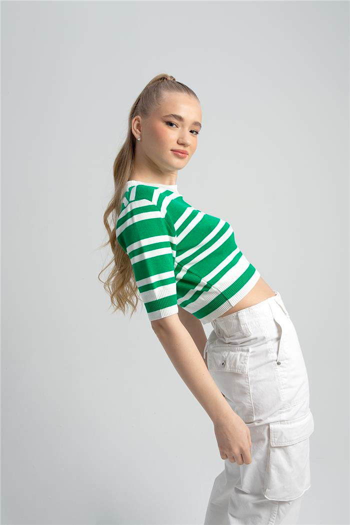 Avrile Kadın ÇİZGİLİ CROP TRİKO KAZAK EKRU-BENETTON A92268-S