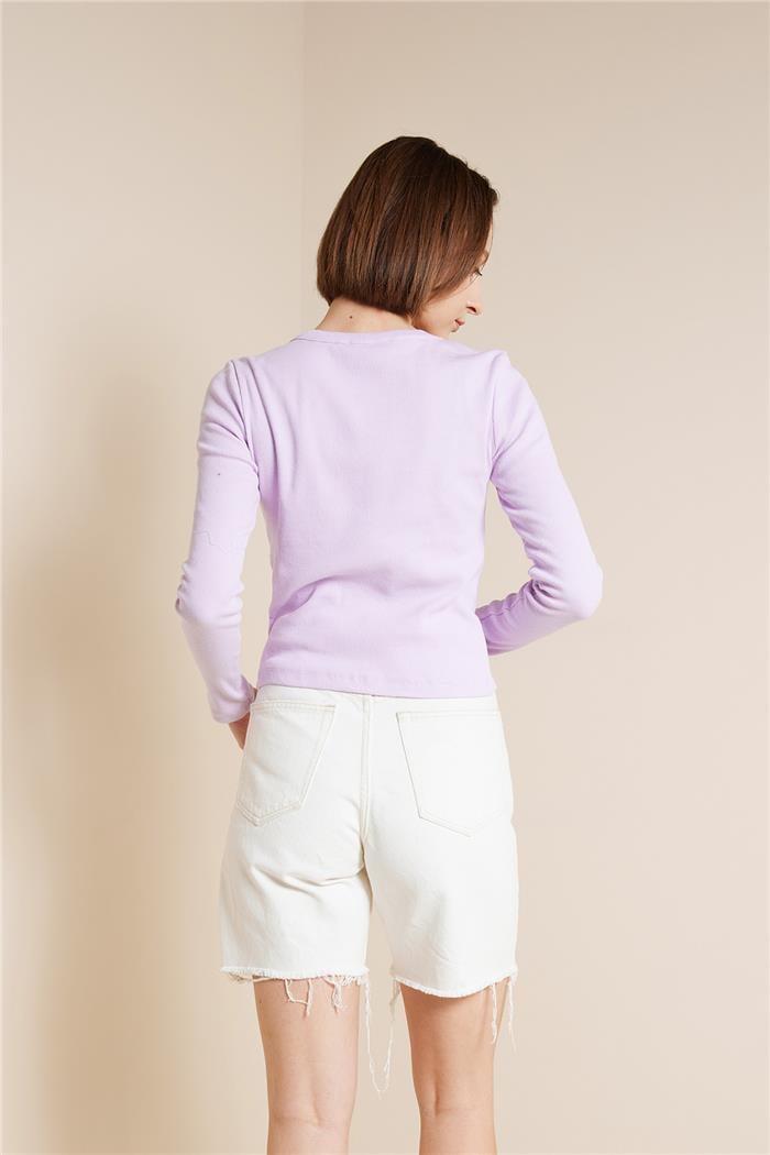 Avrile Kadın Parlak Baskılı Fitilli Bluz LİLA A24-10230