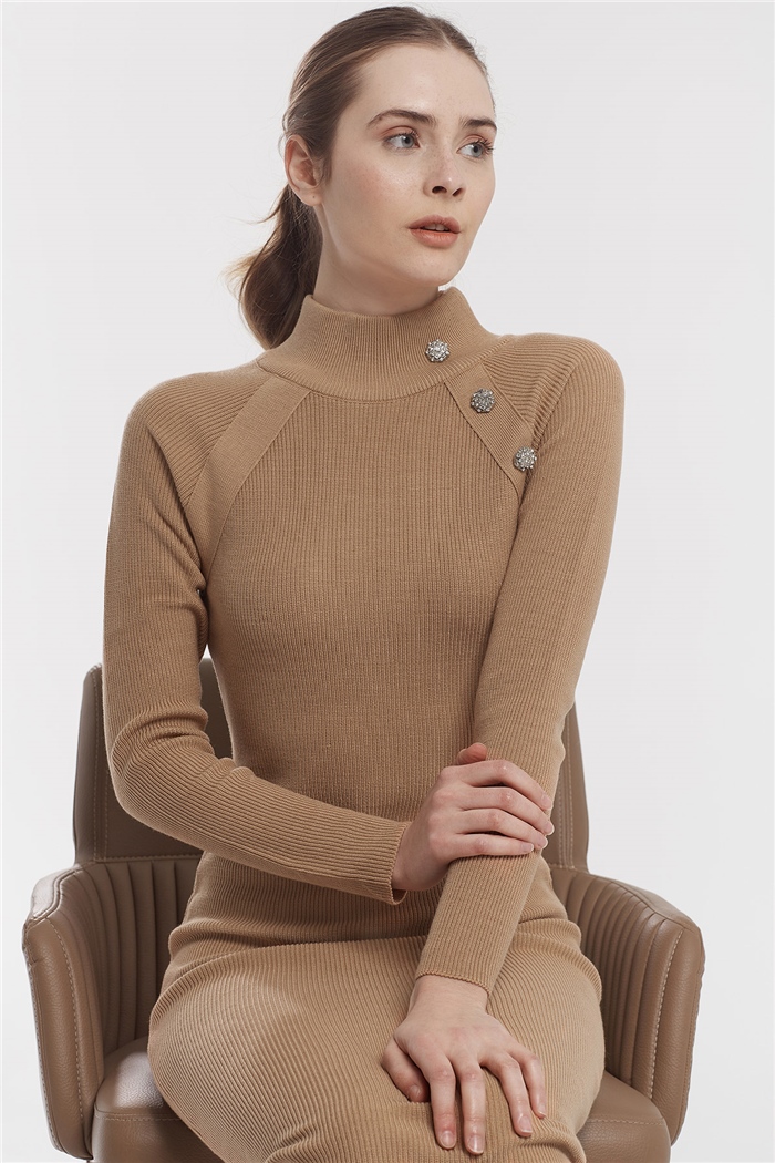 Avrile Taşlı Düğmeli Triko Elbise  CAMEL  A91947-S