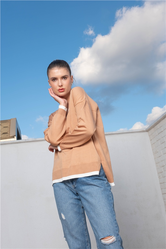 Avrile V Yaka Çizgi Detaylı Triko Kazak  CAMEL-EKRU  A92218-S