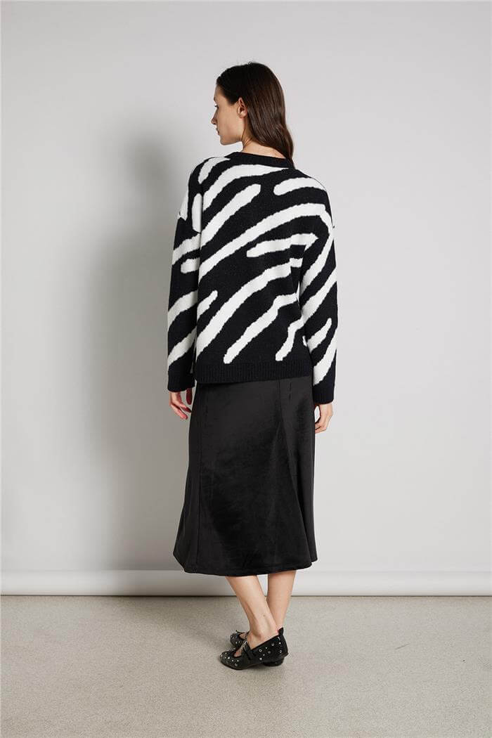 Avrile  ZEBRA DESEN TRİKO KAZAK SİYAH-BEYAZ A92602-S