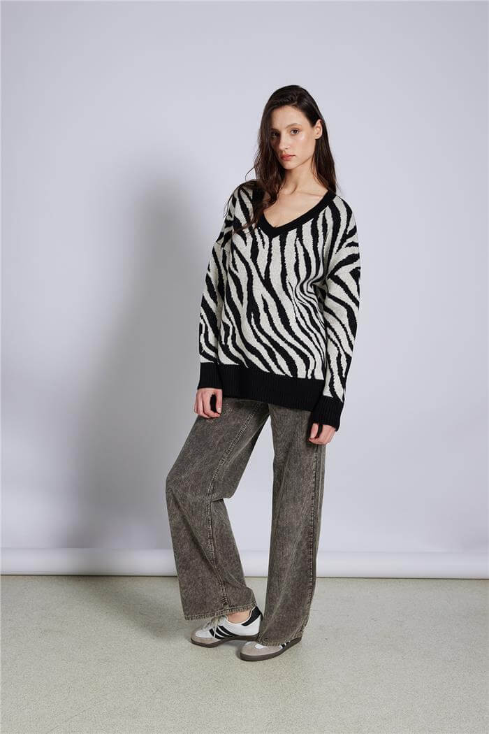 Avrile  Zebra Desen V Yaka Triko Kazak SİYAH-TAŞ A92611-S