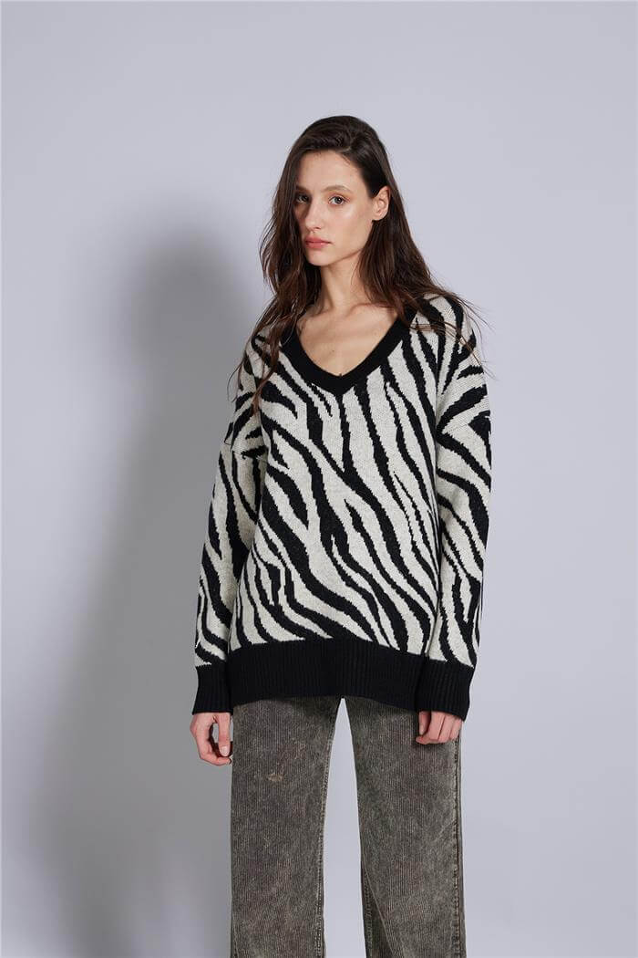 Avrile  Zebra Desen V Yaka Triko Kazak SİYAH-TAŞ A92611-S