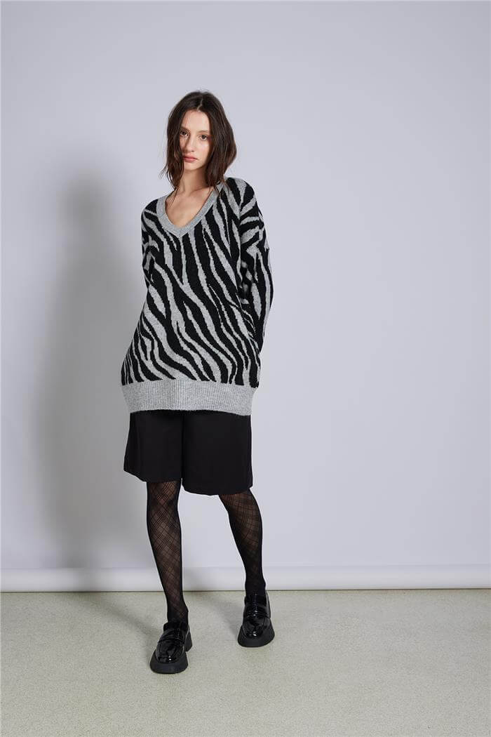 Avrile  Zebra Desen V Yaka Triko Kazak GRİ-SİYAH A92611-S