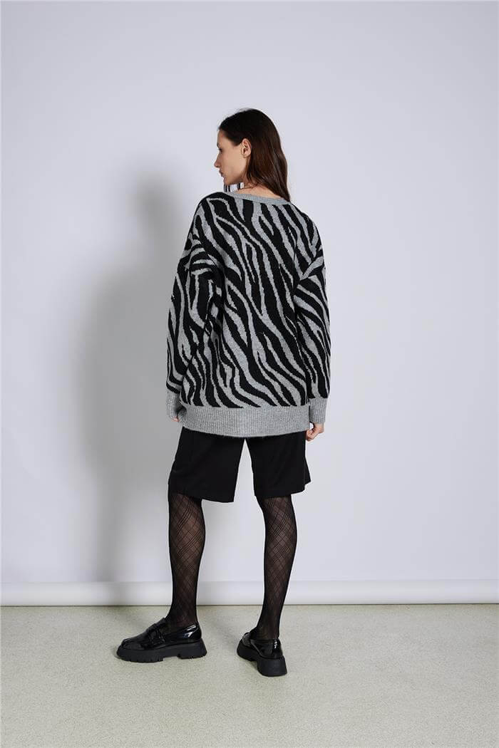 Avrile  Zebra Desen V Yaka Triko Kazak GRİ-SİYAH A92611-S