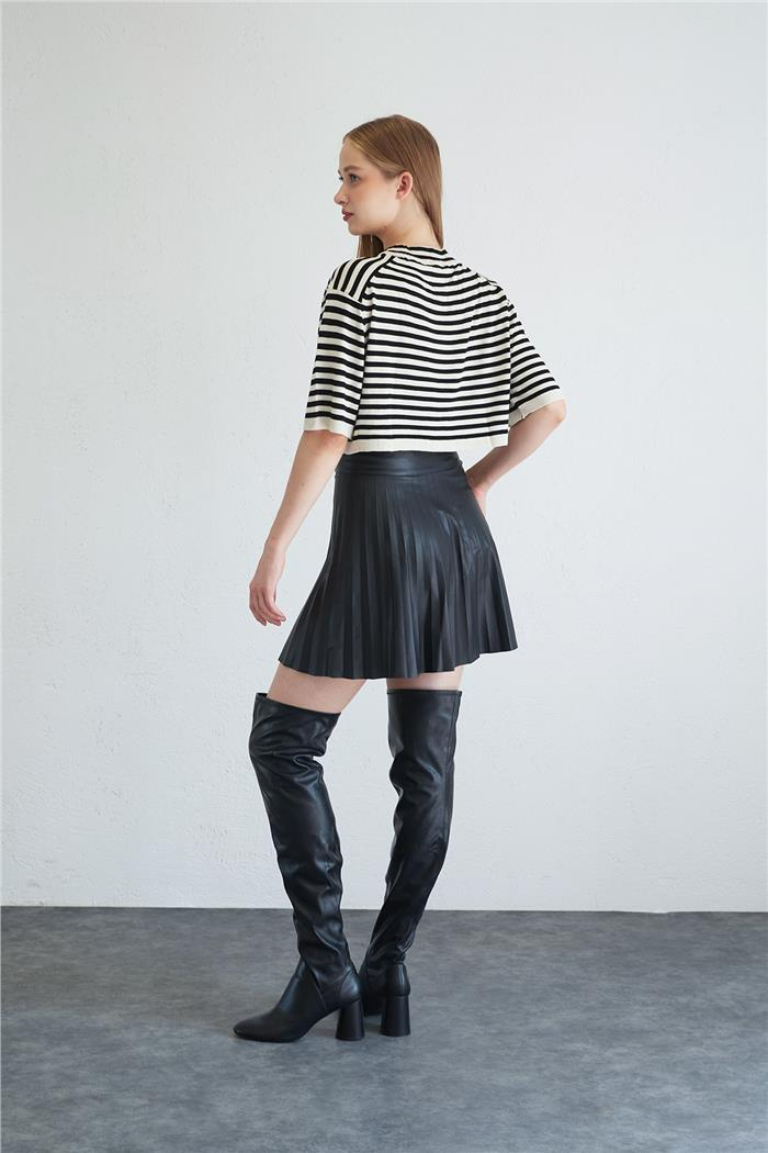 Nisan Kadın OVERSIZE TRİKO CROP TOP HAM EKRU-SİYAH TT4038-Z
