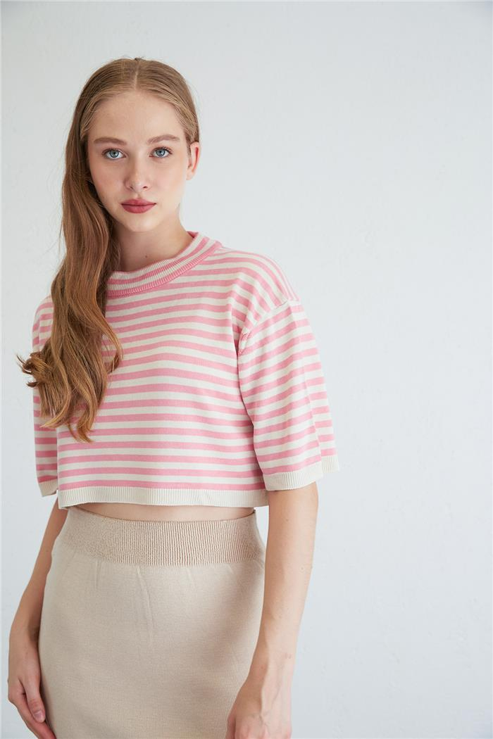 Nisan Kadın OVERSIZE TRİKO CROP TOP HAM EKRU-PEMBE TT4038-Z