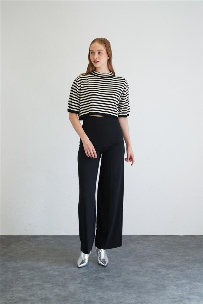 Nisan Kadın OVERSIZE TRİKO CROP TOP SİYAH-HAM EKRU TT4038-Z