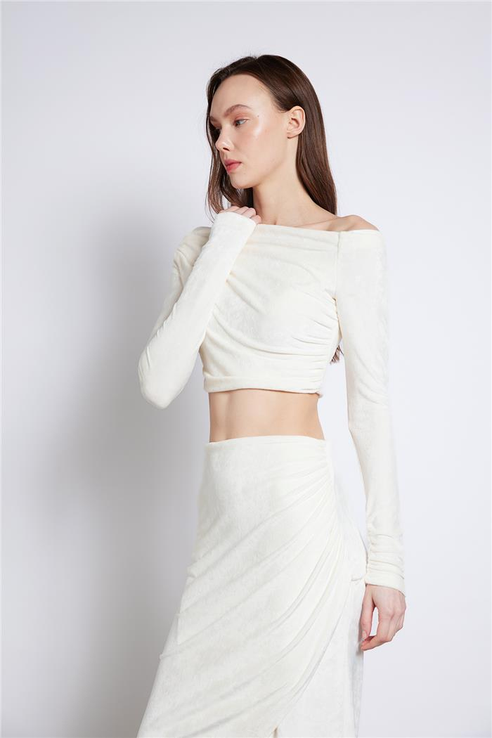 Nisan  SOL OMUZU DÜŞÜK KADİFE BLUZ EKRU N25-2058