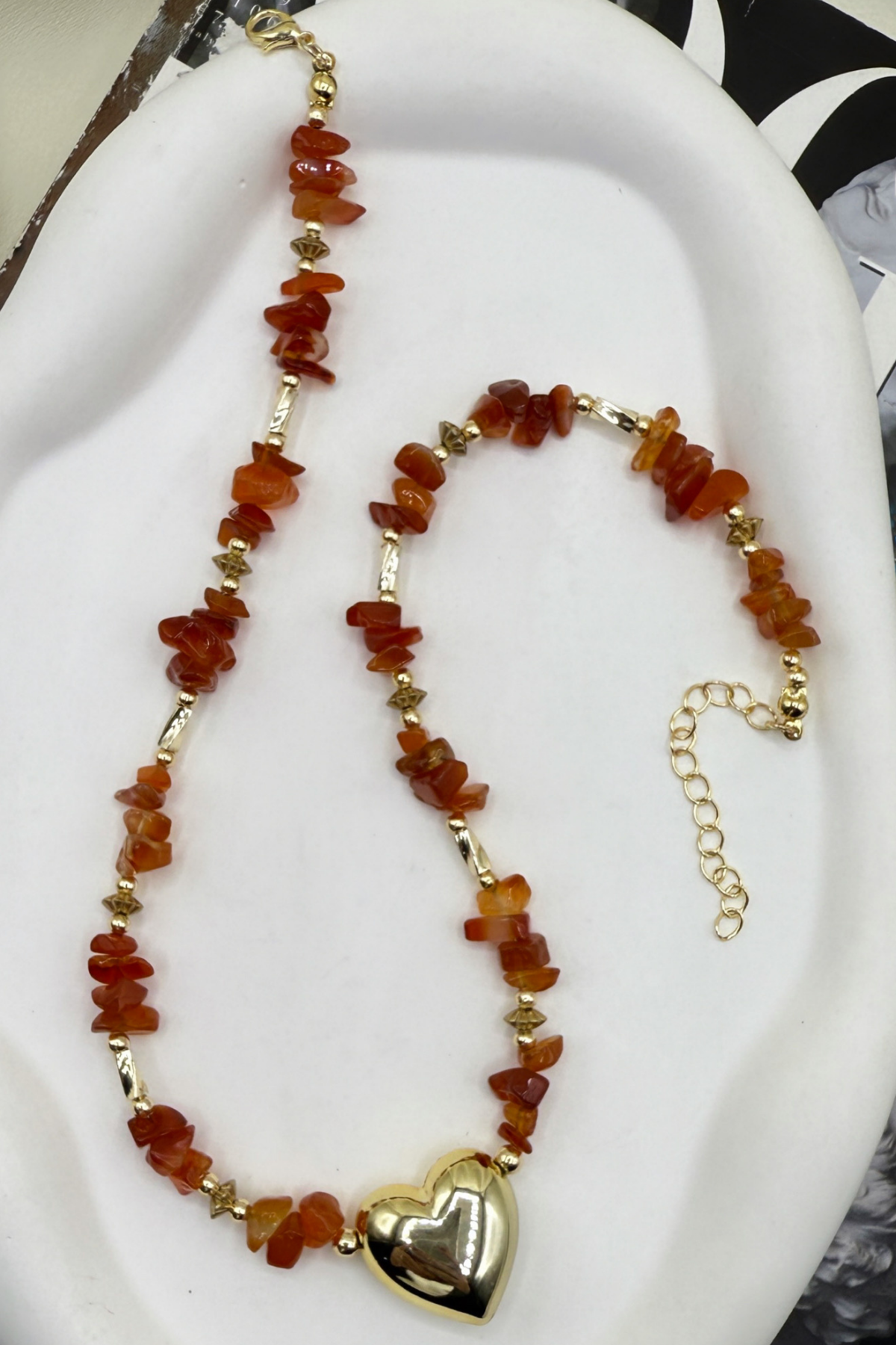 27C118EC-DOĞAL BONCUKLU KALP DETAYLI TASARIM KOLYE