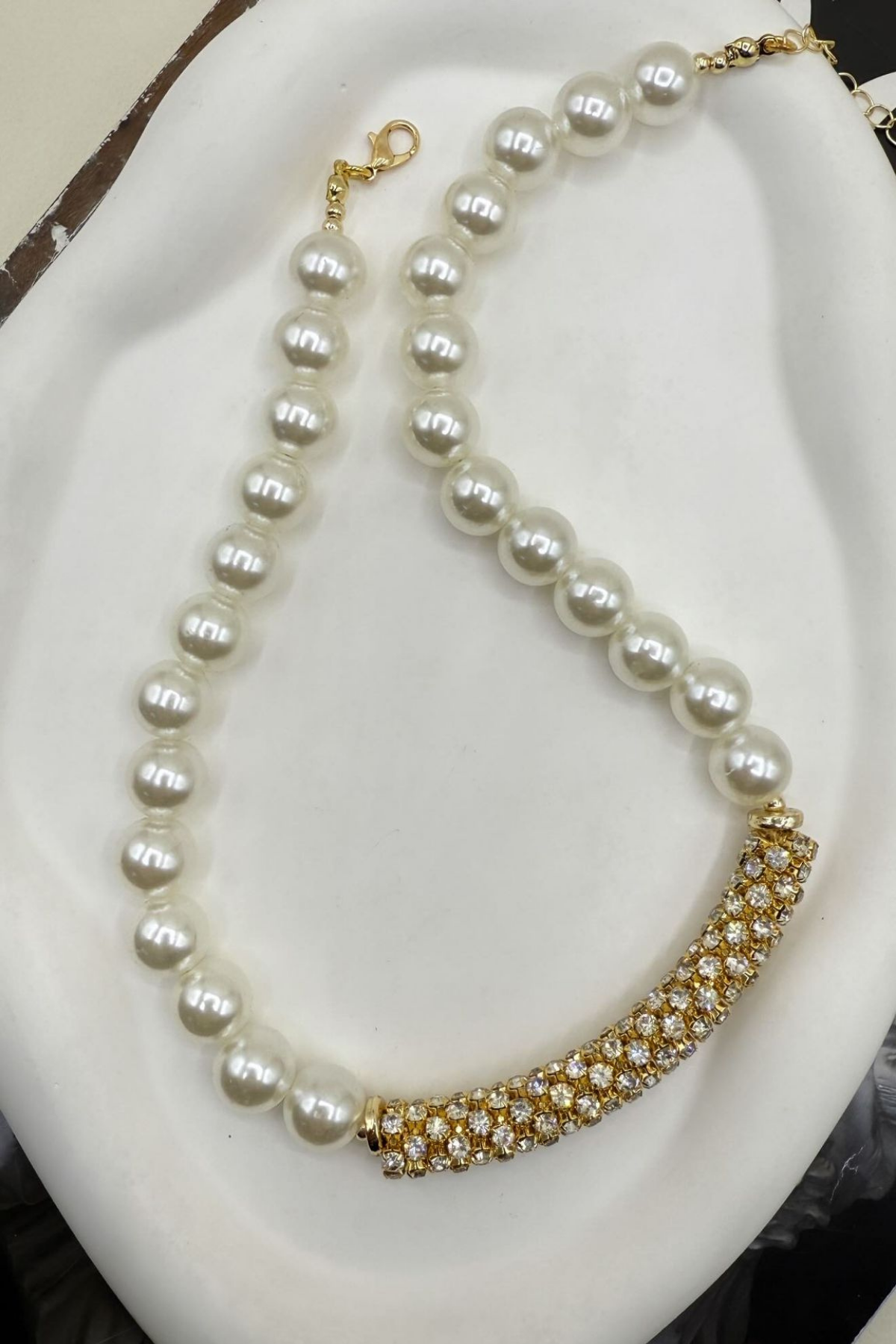 AEFF7930- KRİSTAŞ TAŞLI İNCİLİ TASARIM KOLYE