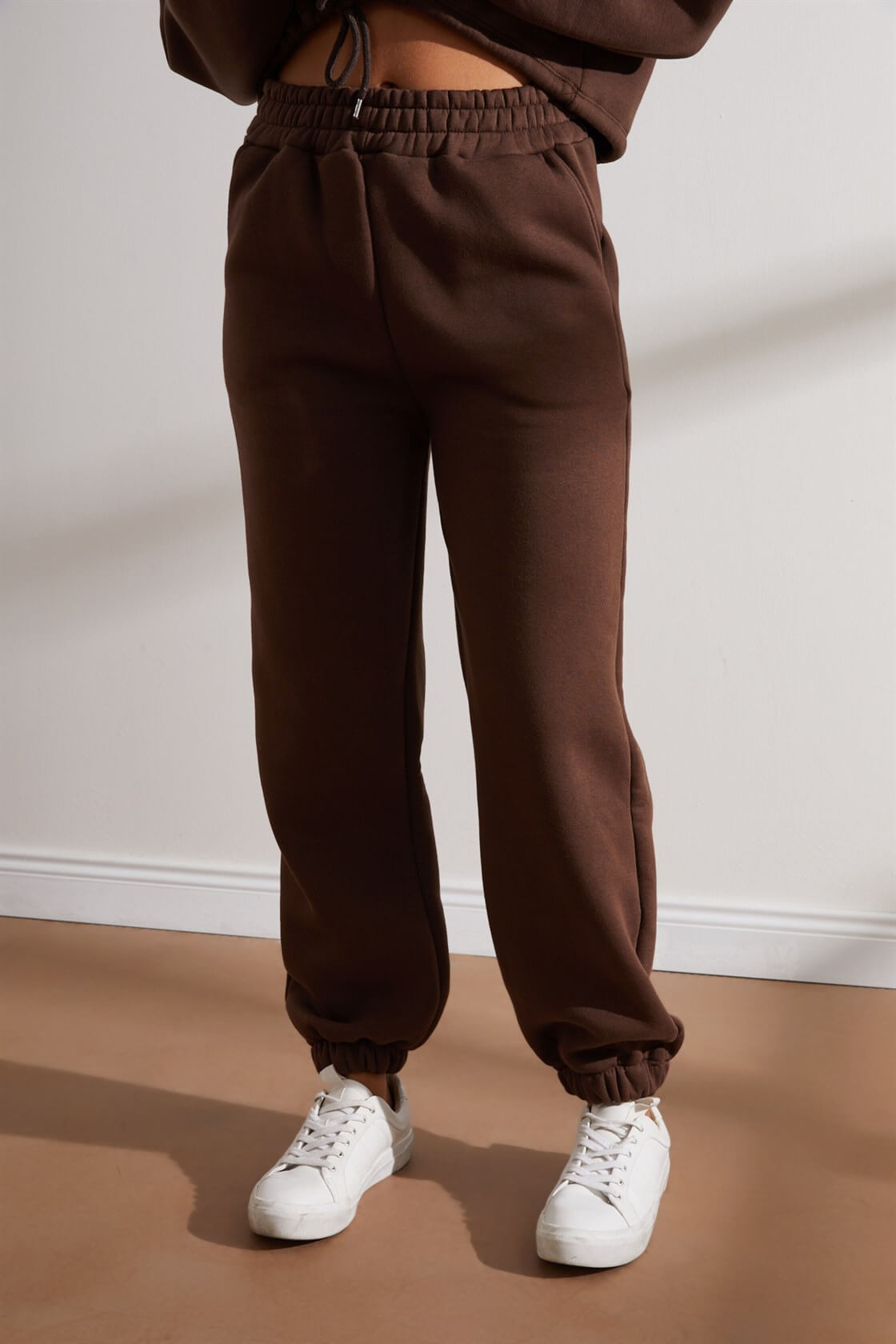 Kahve Crop Sweatshirt Jogger Eşofman TakımıST050W6005501