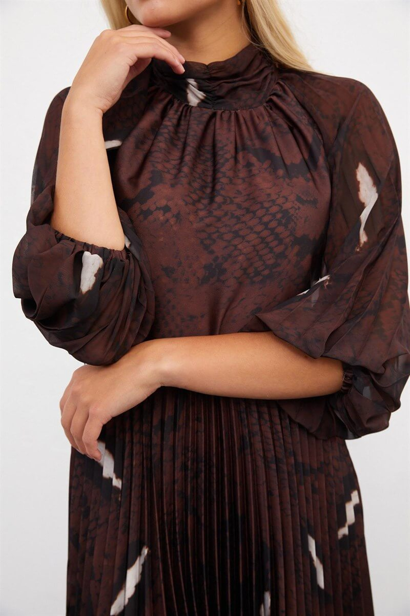Kahve Floral Desenli Kemerli Piliseli ElbiseST050W40375007