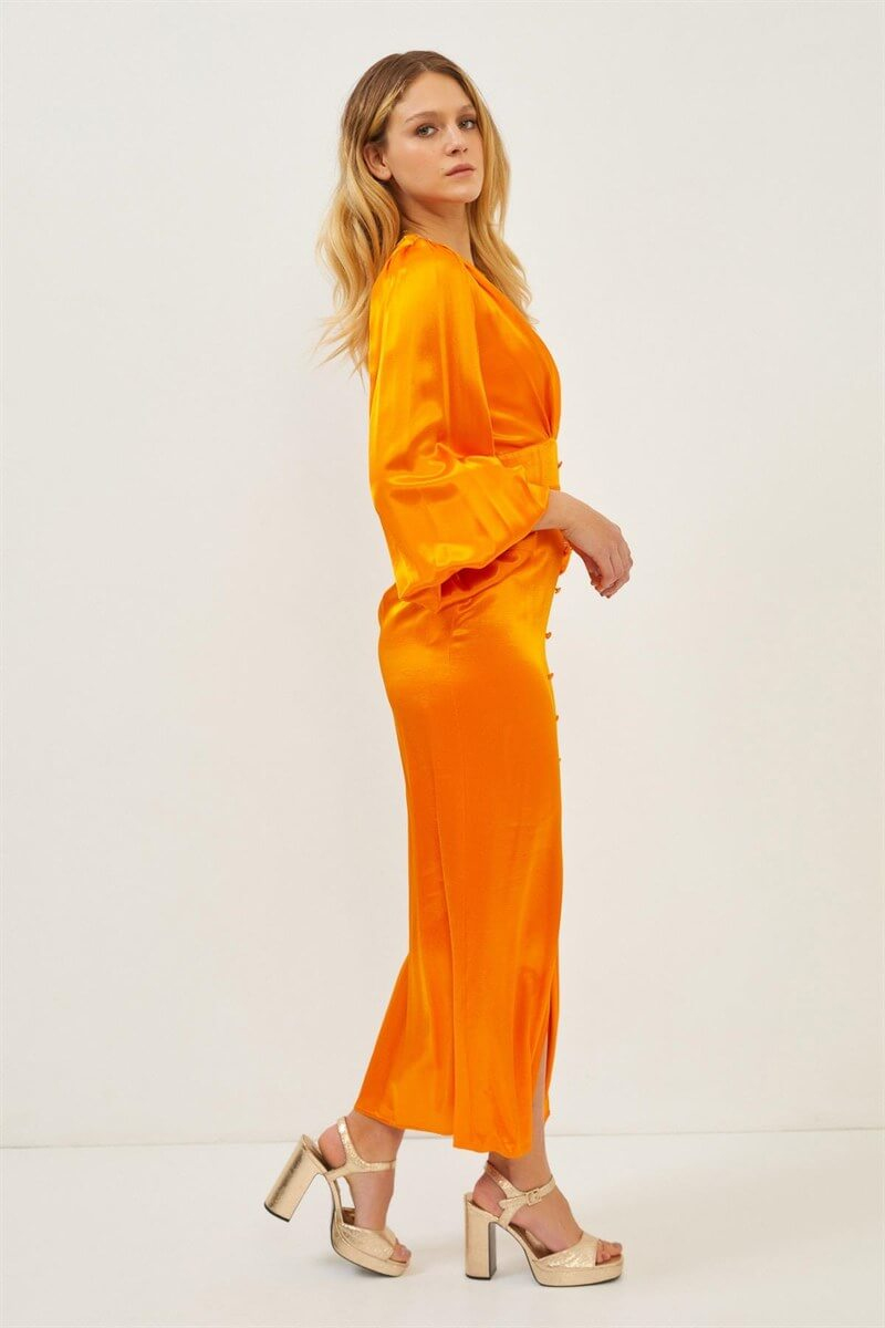 Oranj Belden Oturan Düğme Detaylı Saten ElbiseST060S40131602