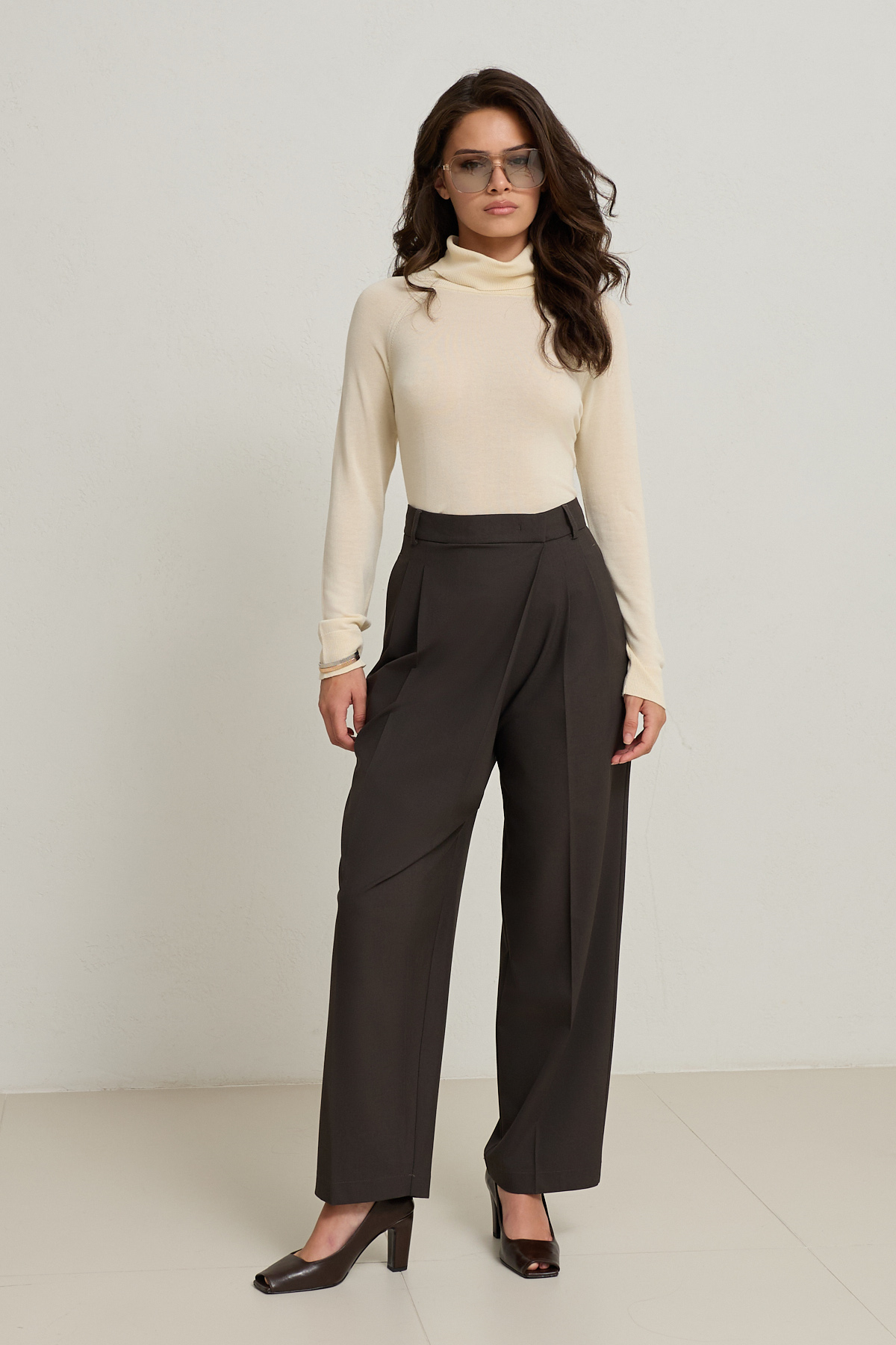 Acı-Kahve Belden Asimetrik Kapama Detaylı Pantolon Kadın Pantolon modelleri