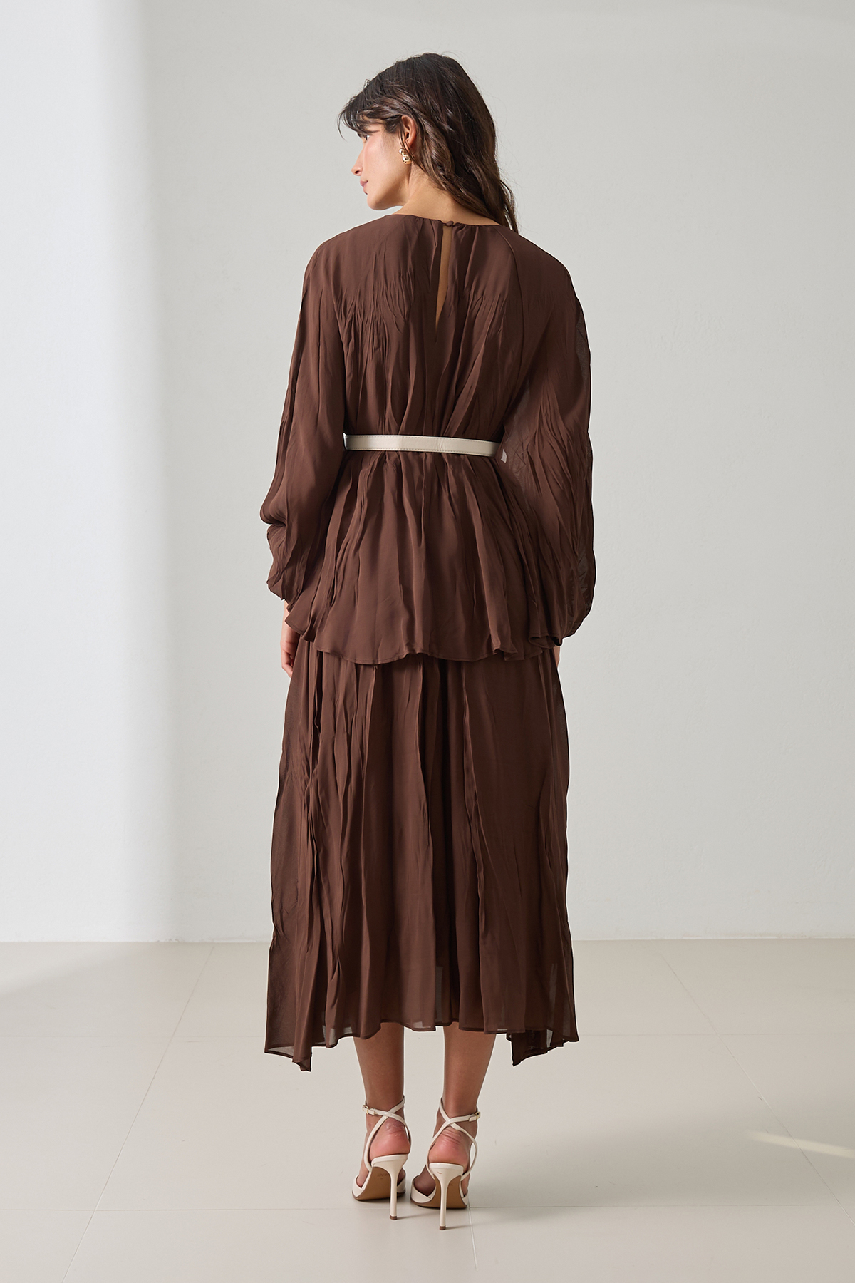 Acı-Kahve Geniş Kesim Belden Kemer Detaylı Uzun Kollu Dökümlü Bol Midi Boy Elbise Kadın Kategorisiz modelleri