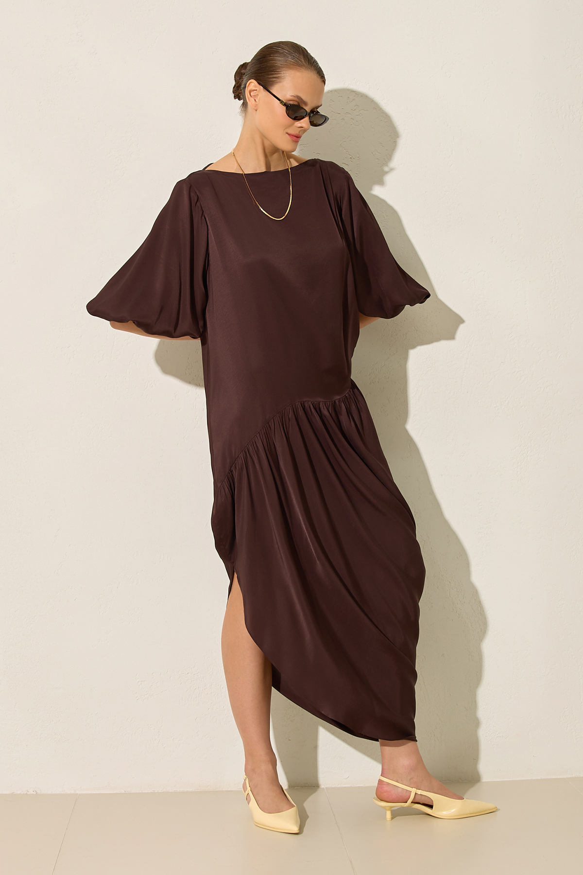 Acı-Kahve Kol Ve Büzgülü Detaylı Asimetrik Rahat Kesim Elbise Kadın Kategorisiz modelleri