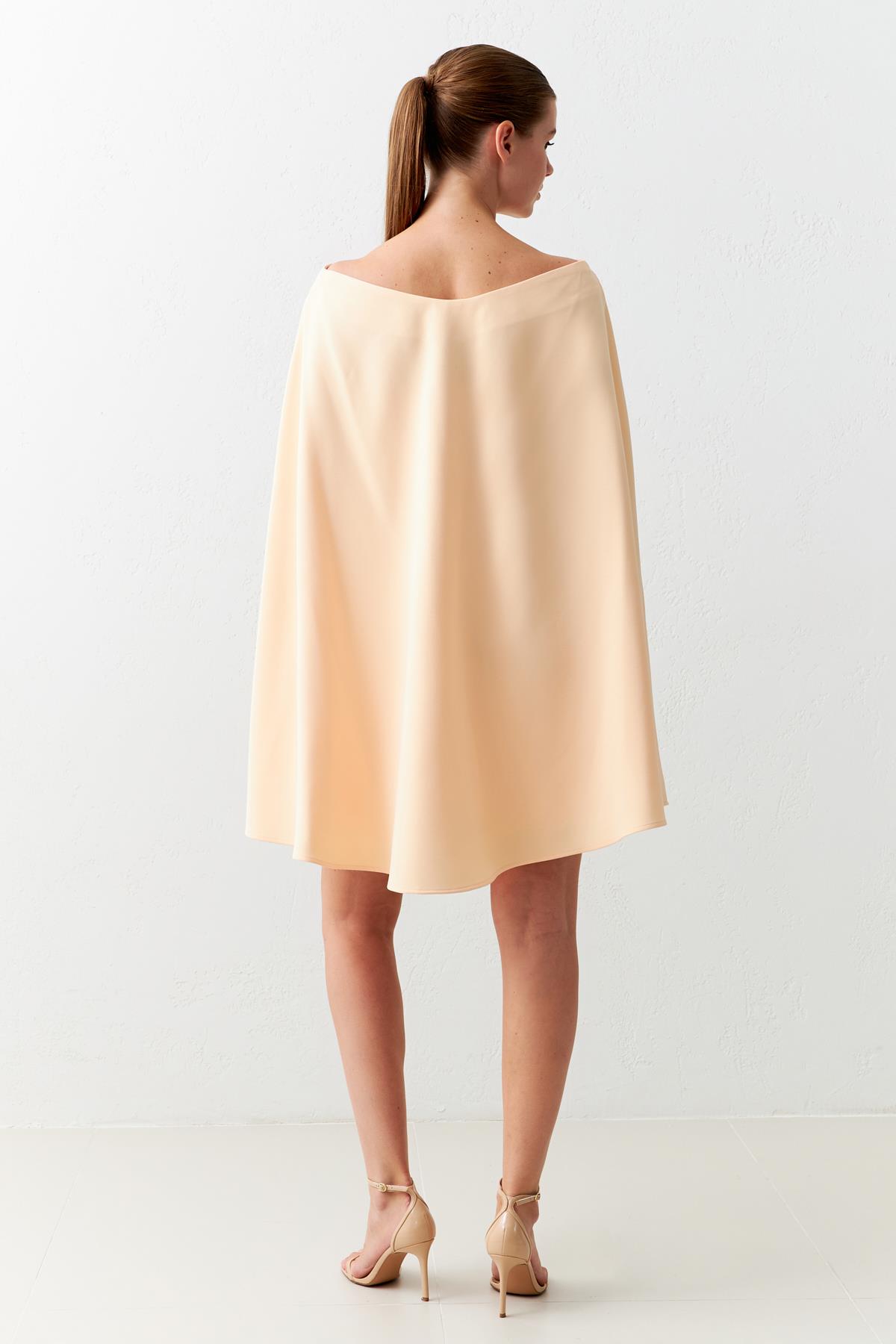 Açık Somon Pelerin Ve Broş Detaylı Belden Oturtmalı Mini Elbise  Kadın Günlük Elbise modelleri