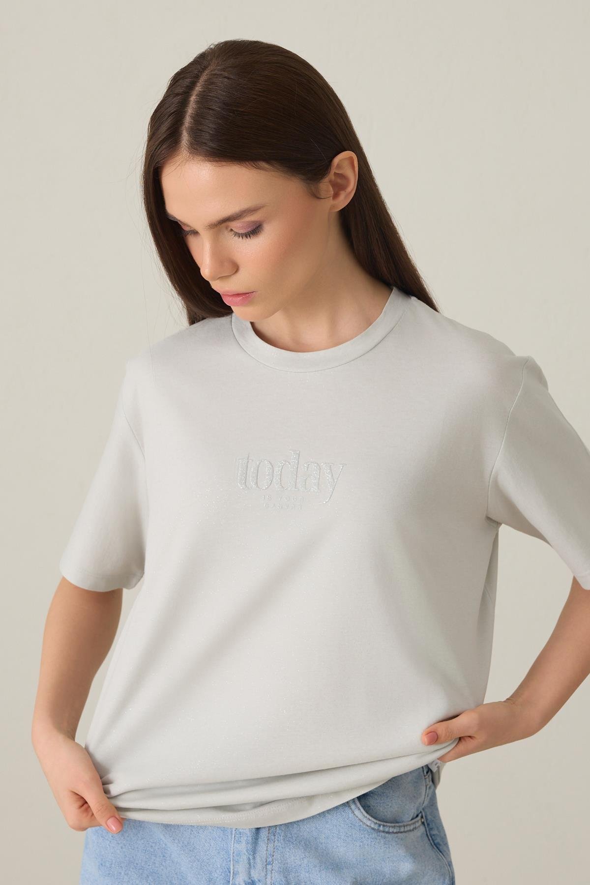 Açık Taş %100 Pamuklu Bisiklet Yaka Basic T-Shirt Kadın T-Shirt modelleri