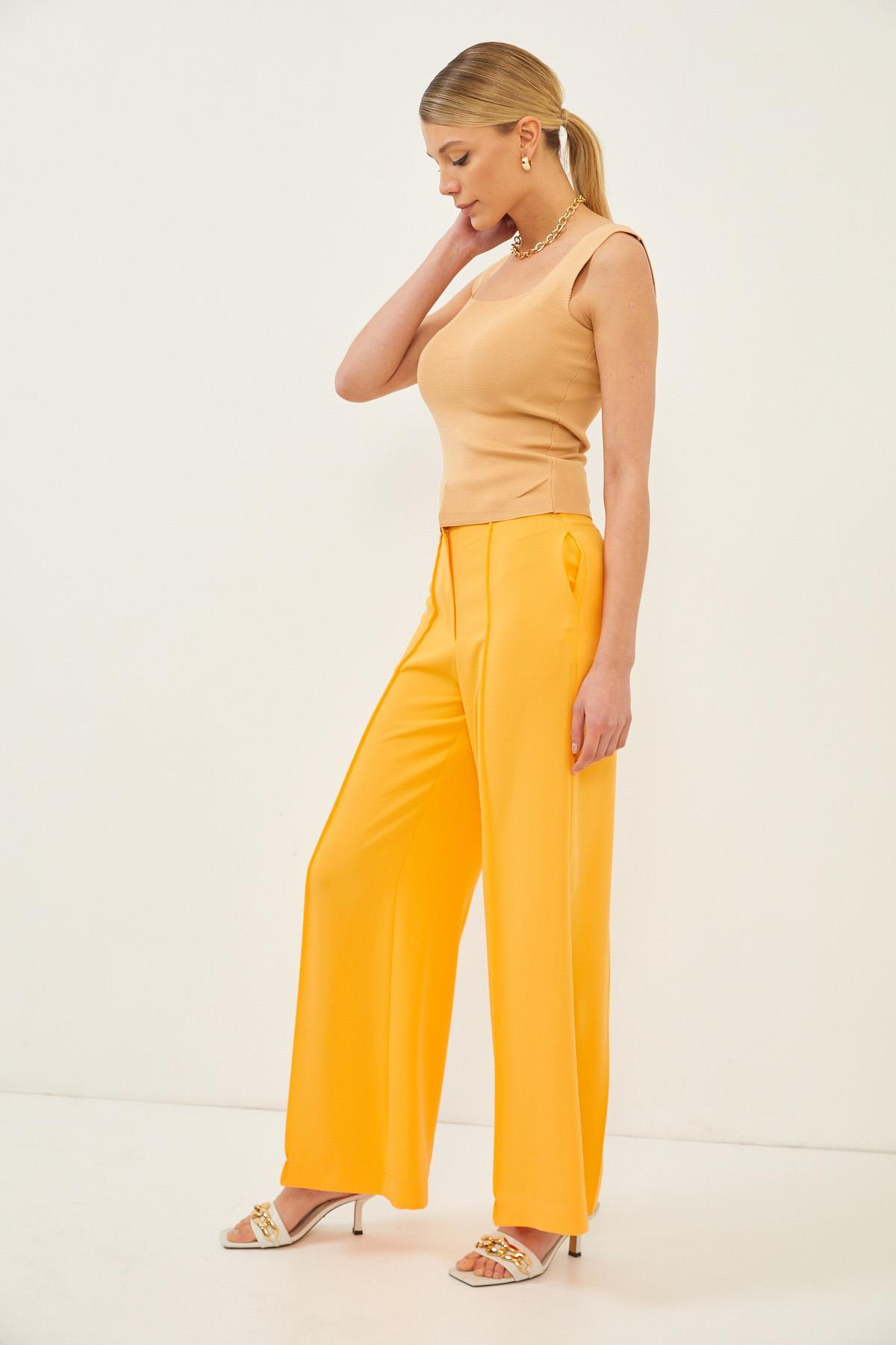 Bal Kare Yaka Kalın Askılı Triko Kadın Triko modelleri