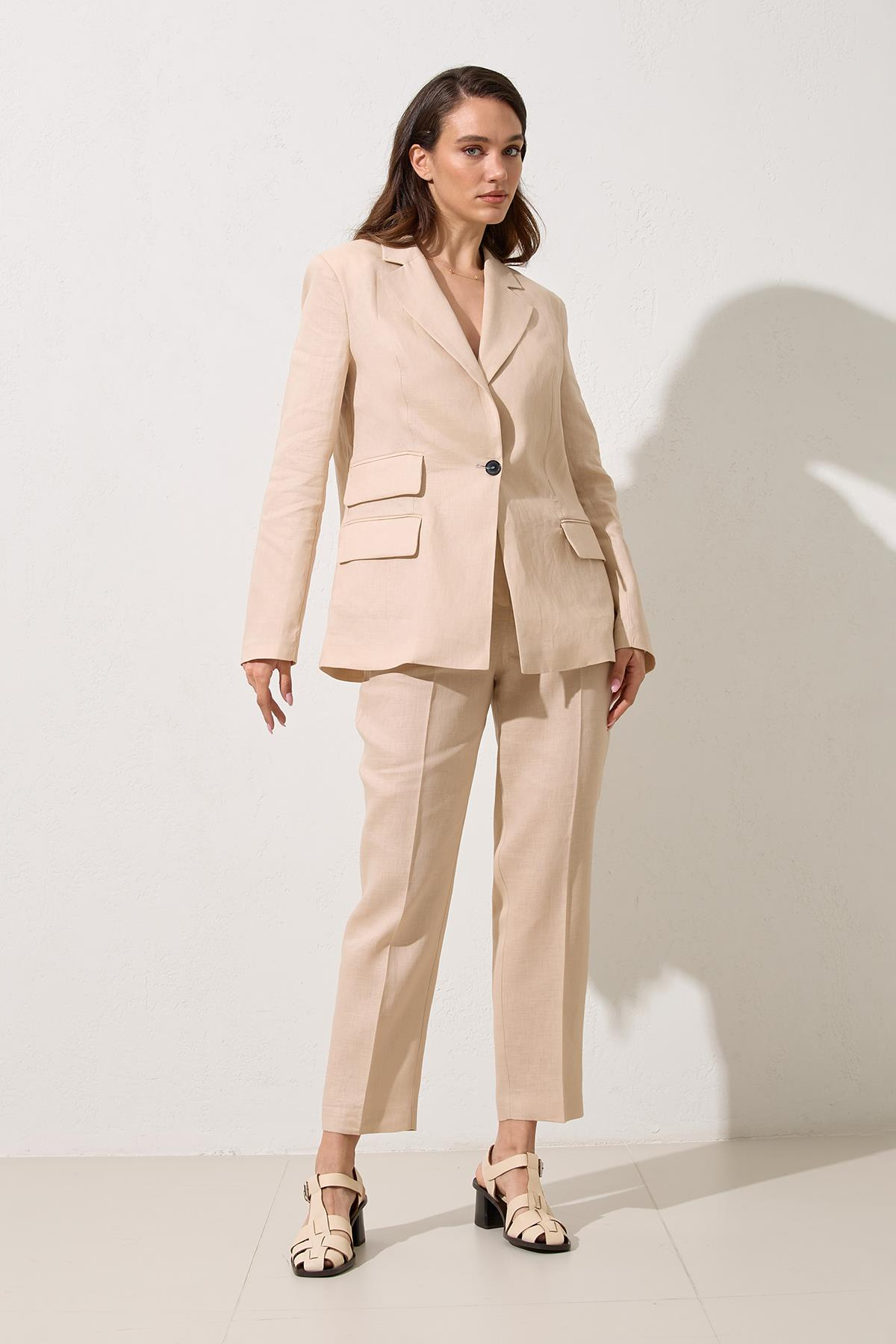 Bej %100 Keten Cep Detaylı Asimetrik Kapama Ceket Kadın Ceket modelleri