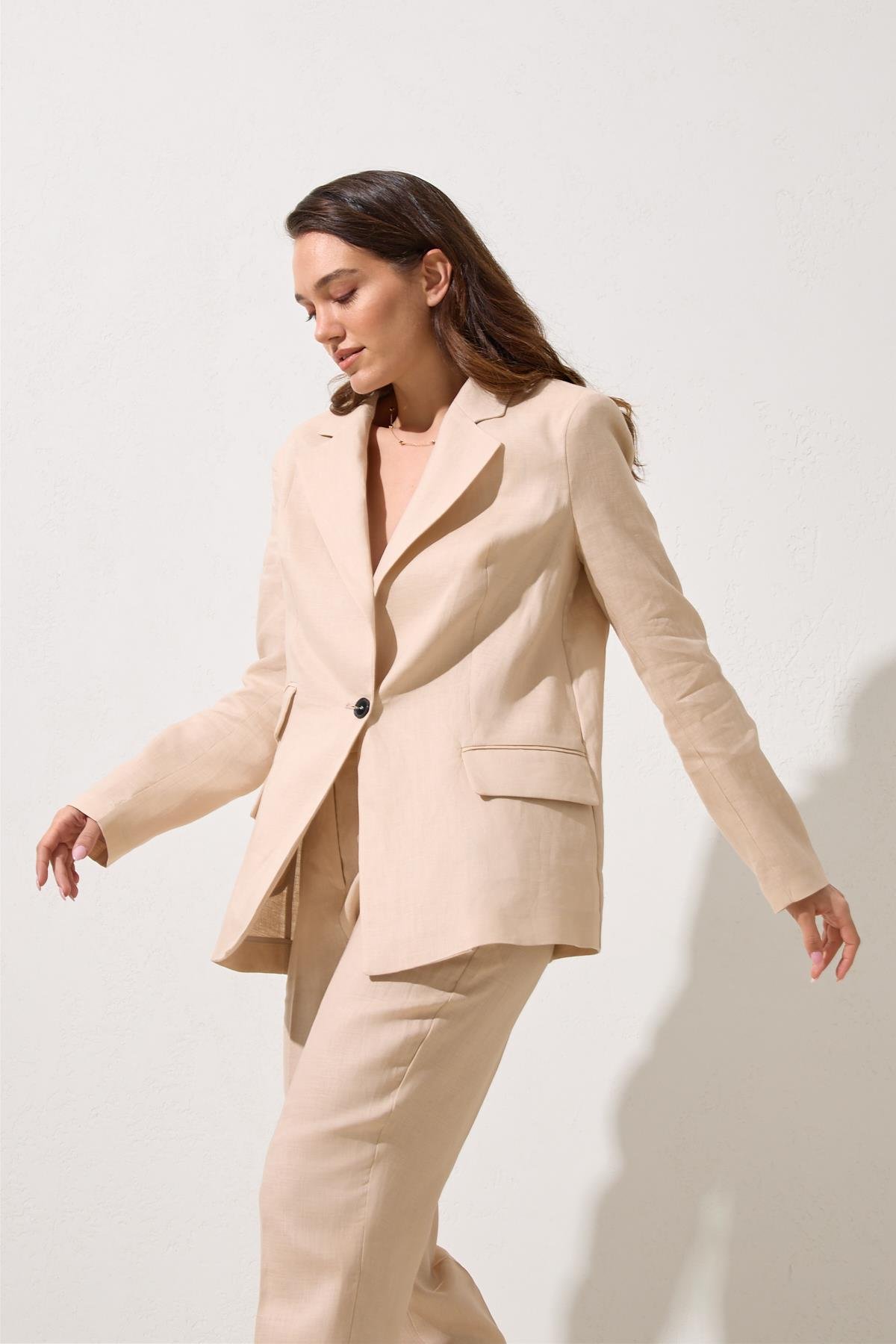 Bej %100 Keten Cep Detaylı Asimetrik Kapama Ceket Kadın Ceket modelleri