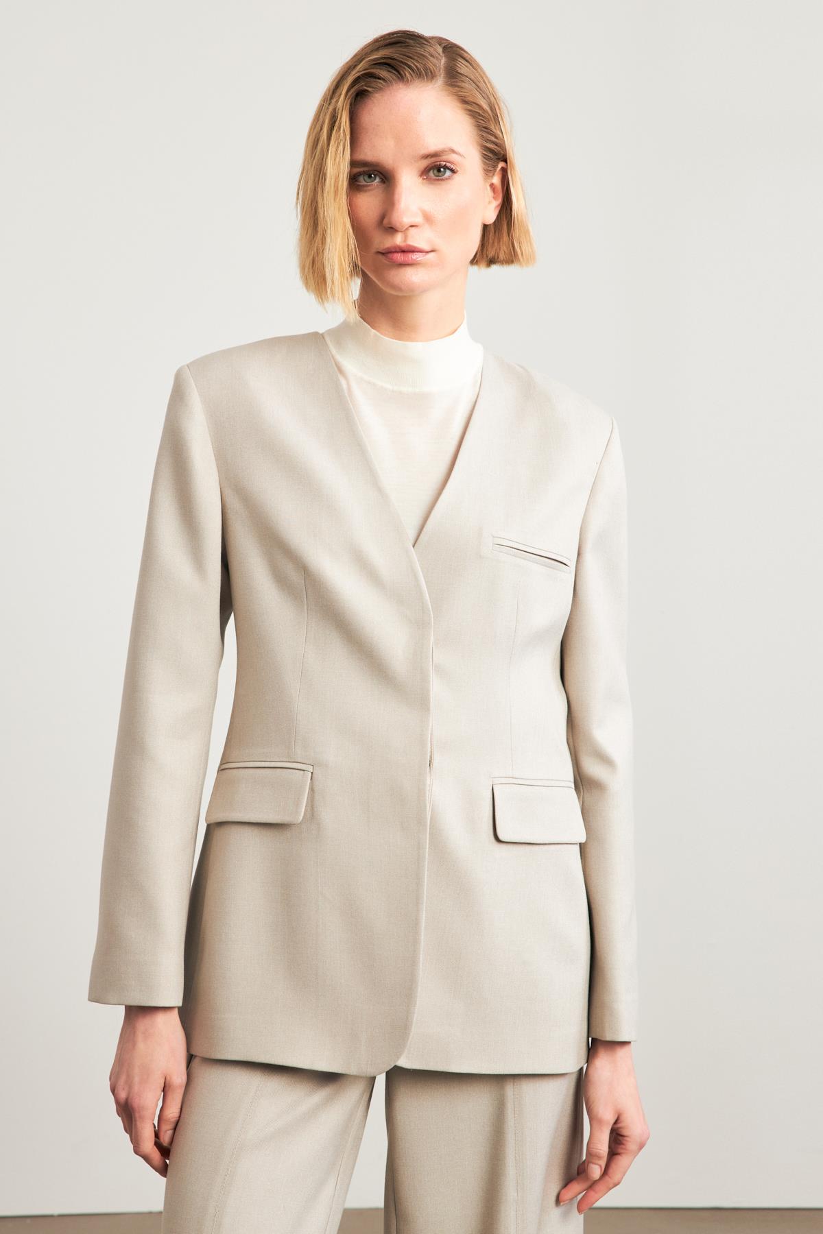 Bej Asimetrik Kapama Cep Detaylı Ceket Kadın Ceket modelleri