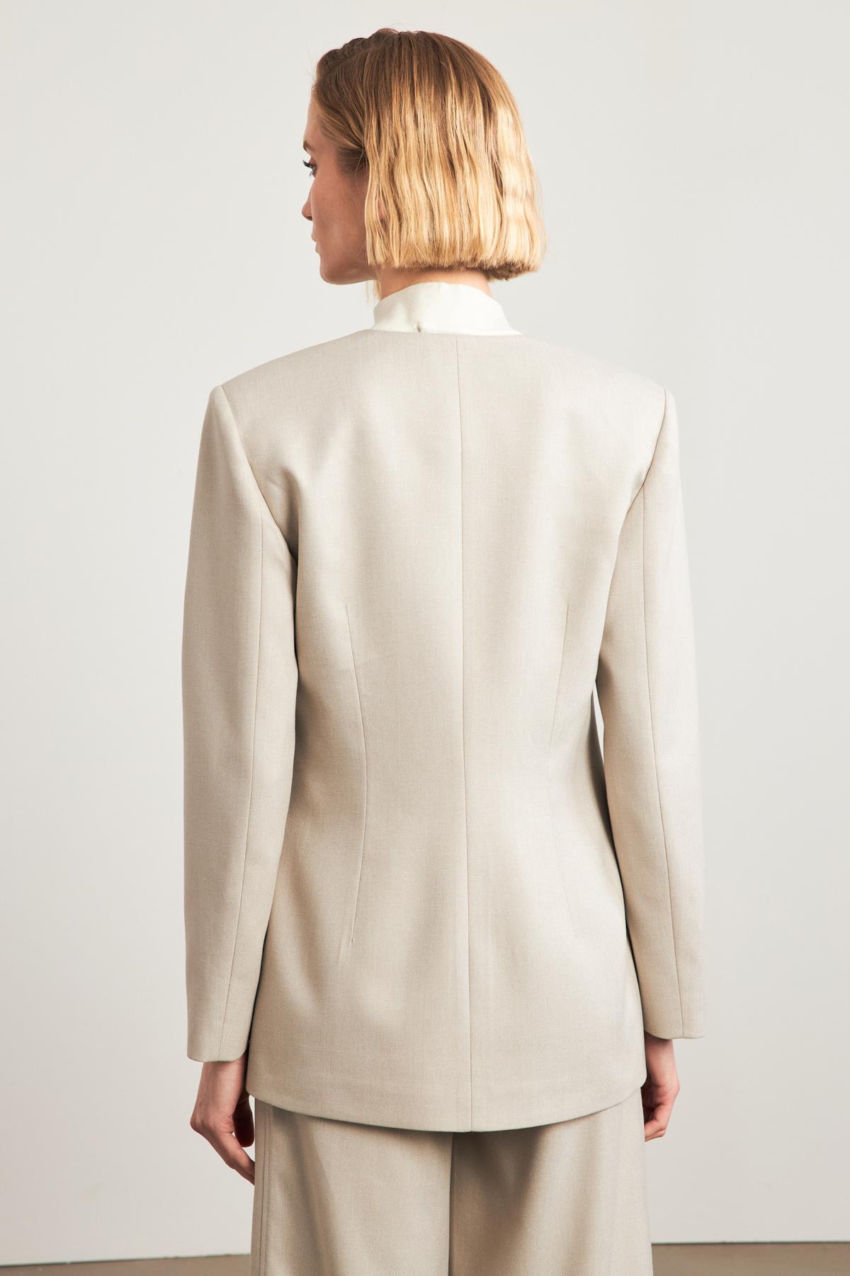 Bej Asimetrik Kapama Cep Detaylı Ceket Kadın Ceket modelleri