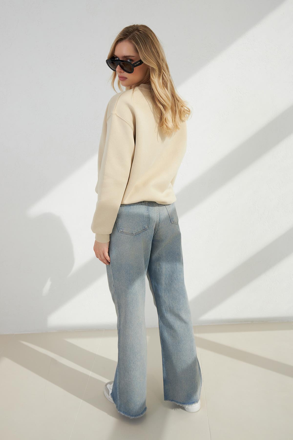 Bej Bisiklet Yaka Baskı Detaylı Uzun Kollu Sweatshirt Kadın Kategorisiz modelleri