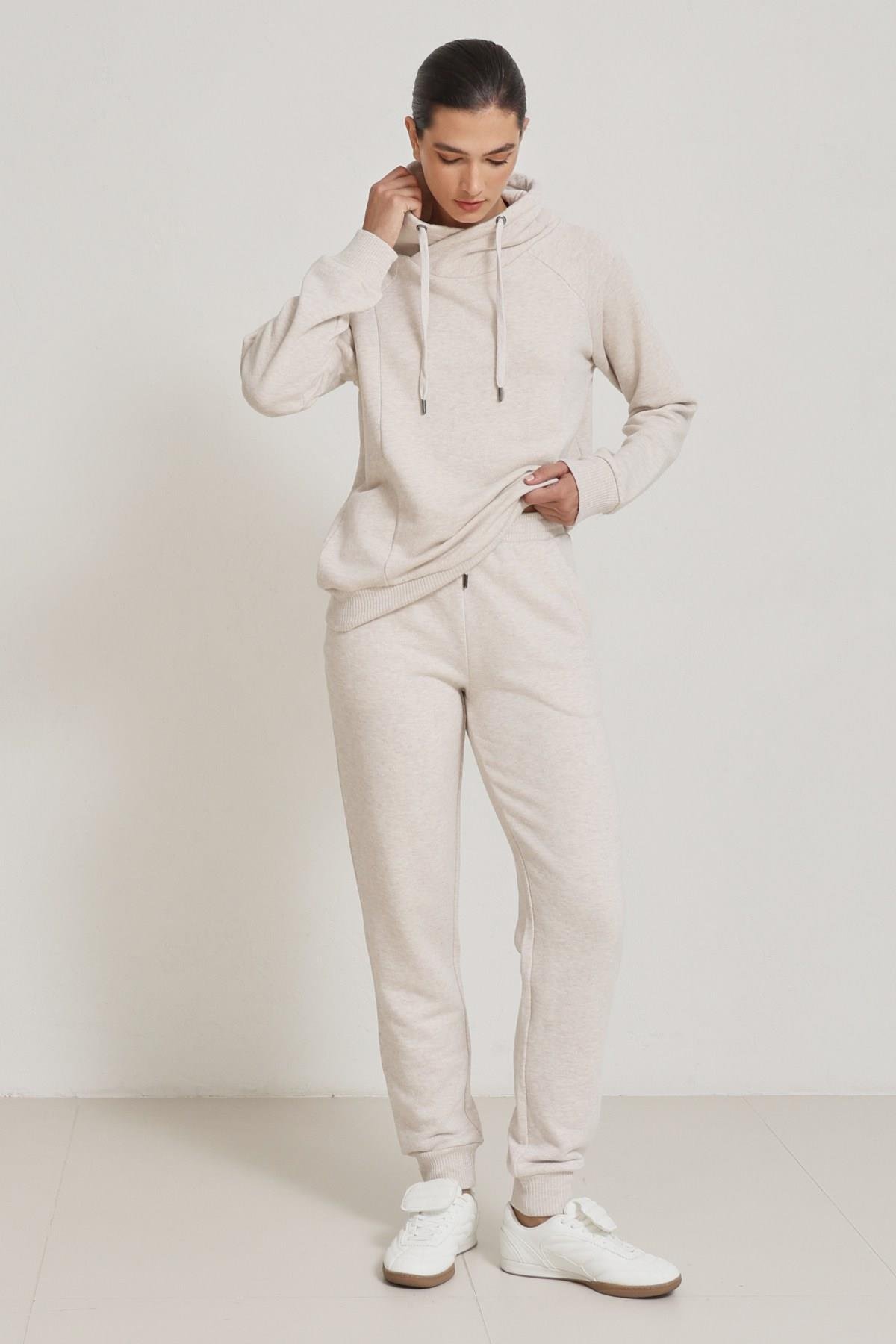 Bej Kapüşon Detaylı Eşofman Takımı Kadın Eşofman Takımı modelleri