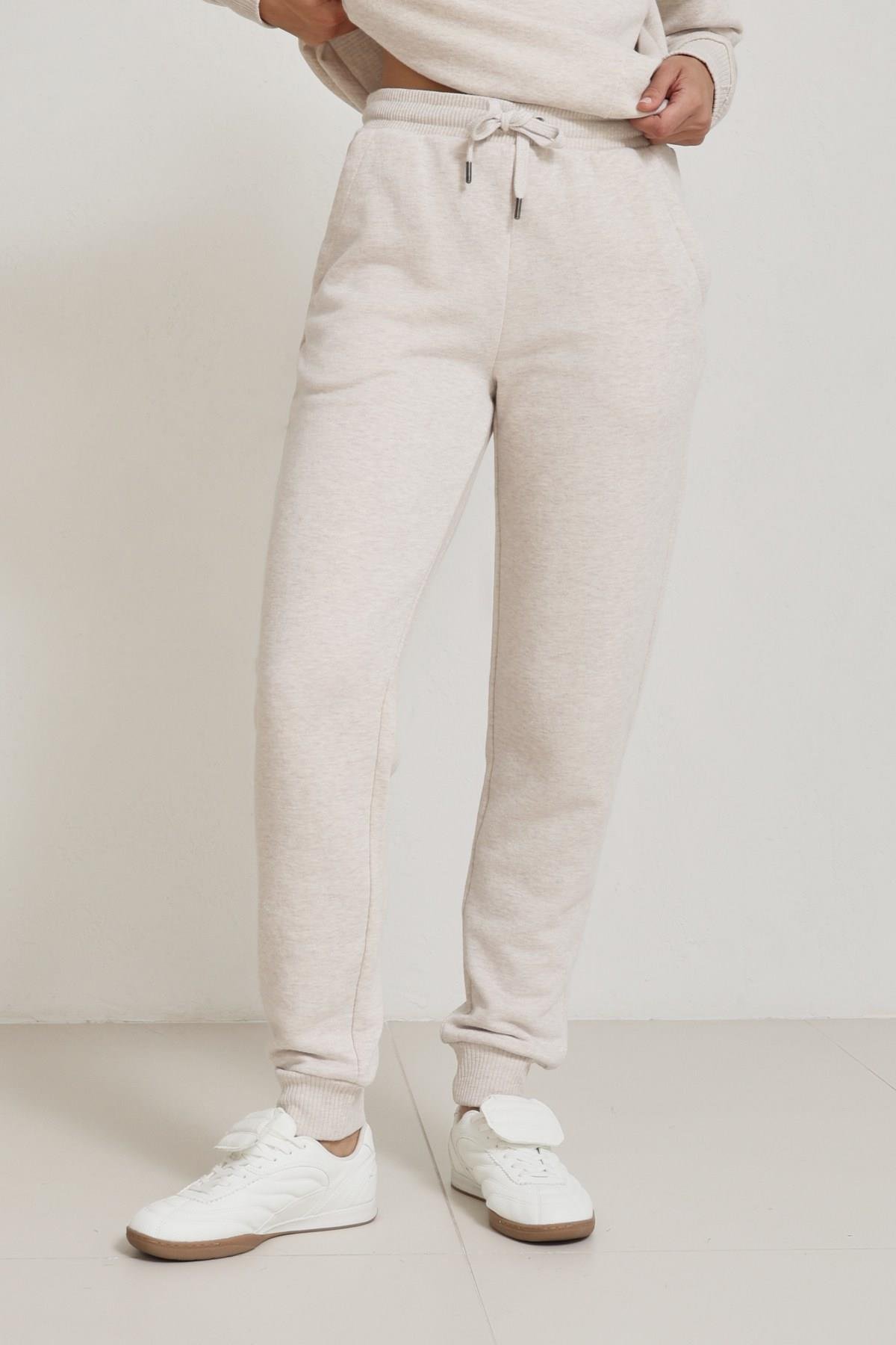 Bej Kapüşon Detaylı Eşofman Takımı Kadın Eşofman Takımı modelleri