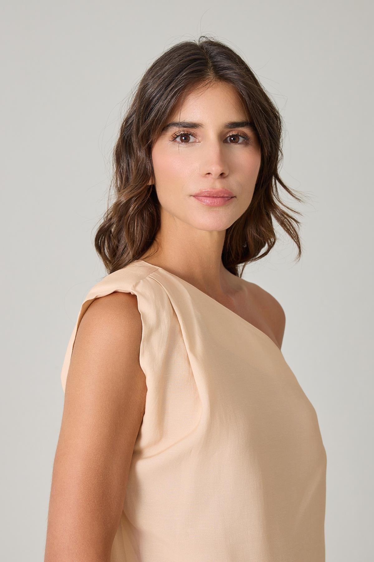 Bej Tek Omuz Rahat Kesim Bluz Kadın Bluz modelleri