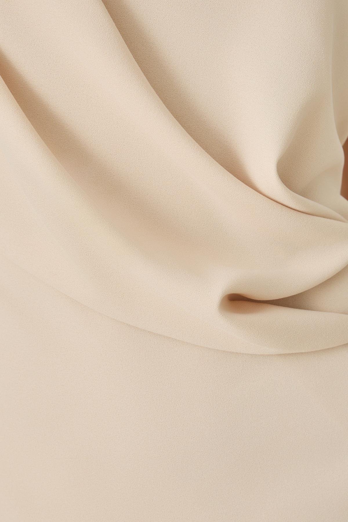 Bej Yaka Detaylı Asimetrik Kesim Elbise Kadın Günlük Elbise modelleri