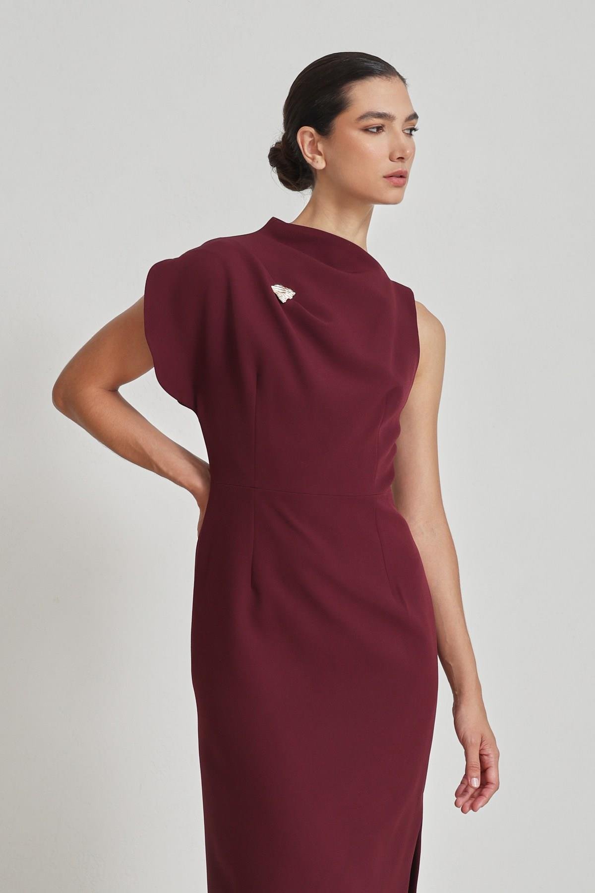 Bordo Tek Omuz Detaylı Tam Kalıp Midi Boy Elbise Kadın Günlük Elbise modelleri
