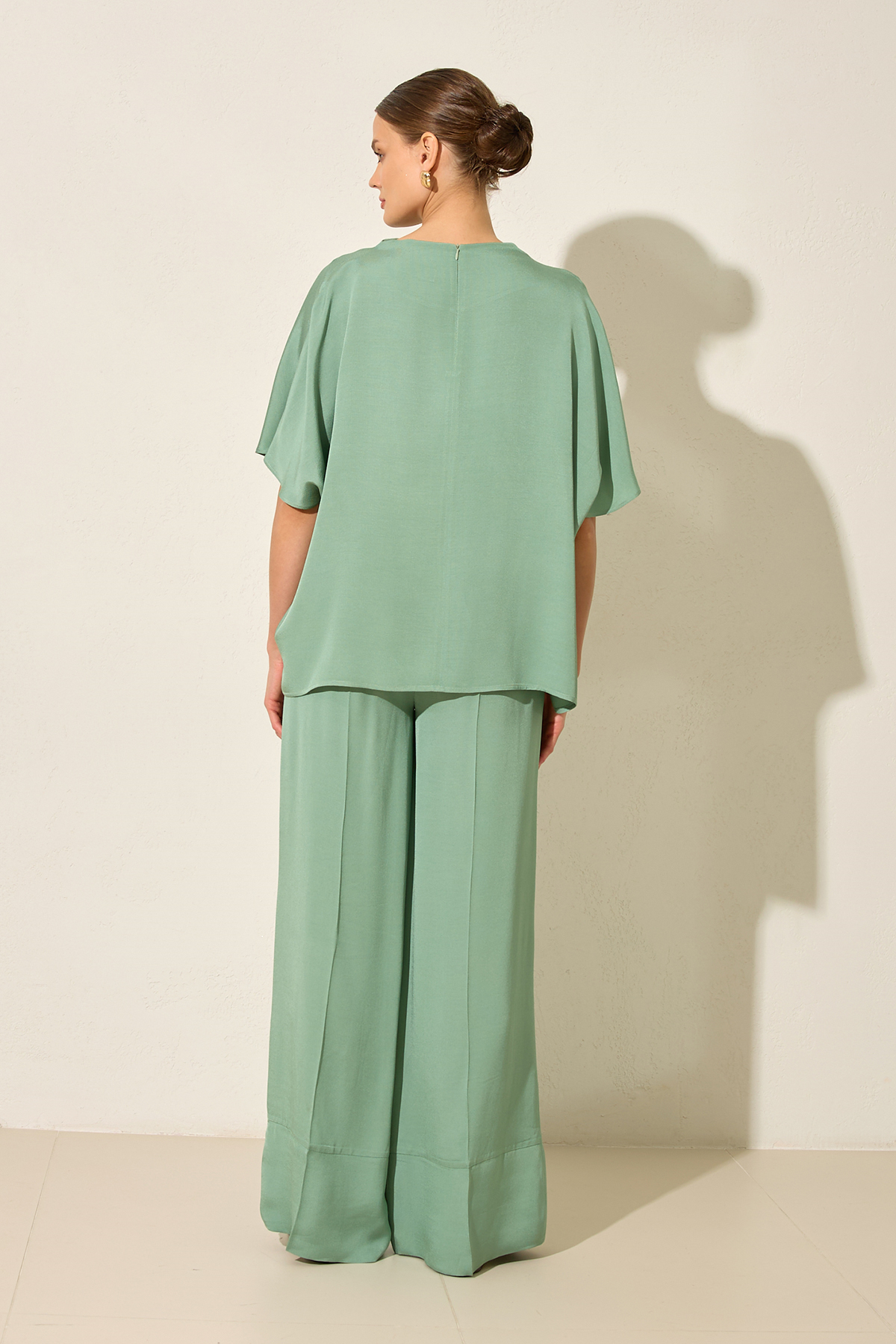 Çağla Dökümlü Rahat Kesim Bluz Kadın Kategorisiz modelleri