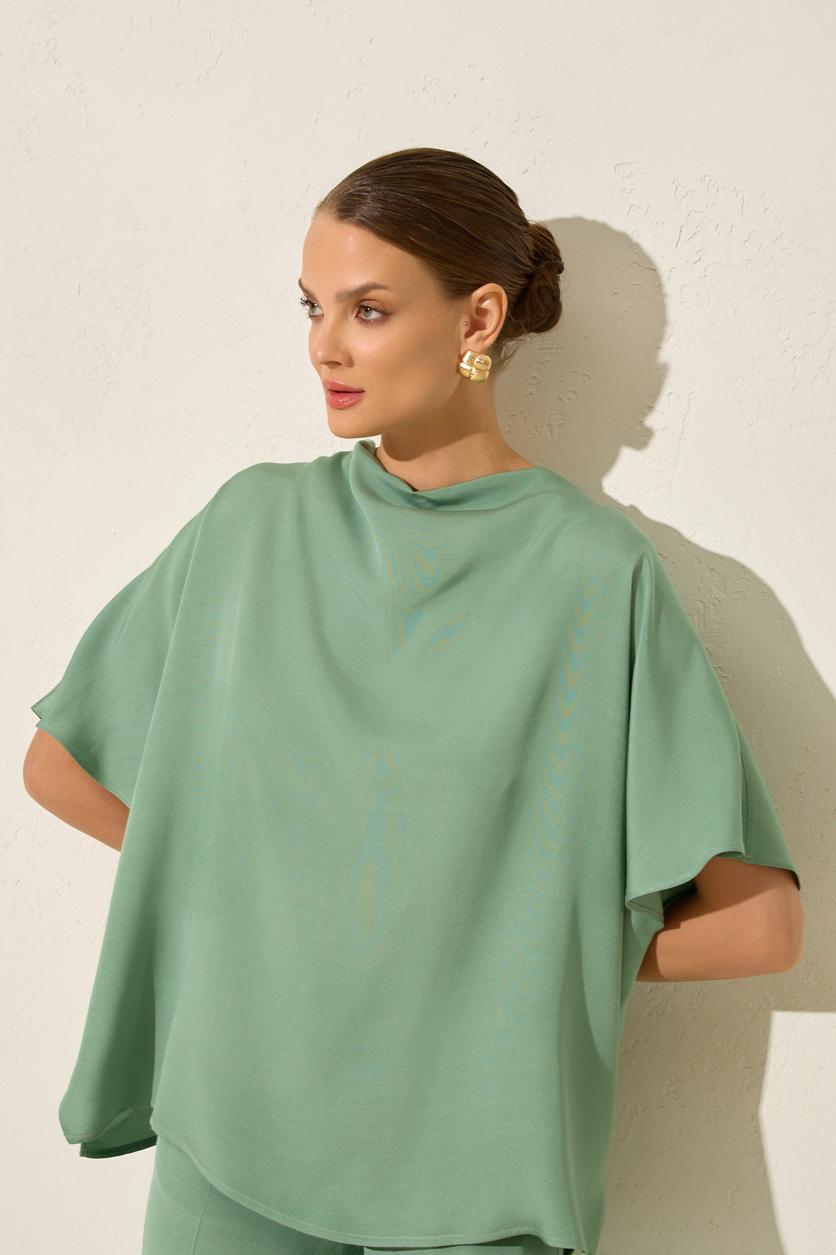 Çağla Dökümlü Rahat Kesim Bluz Kadın Kategorisiz modelleri