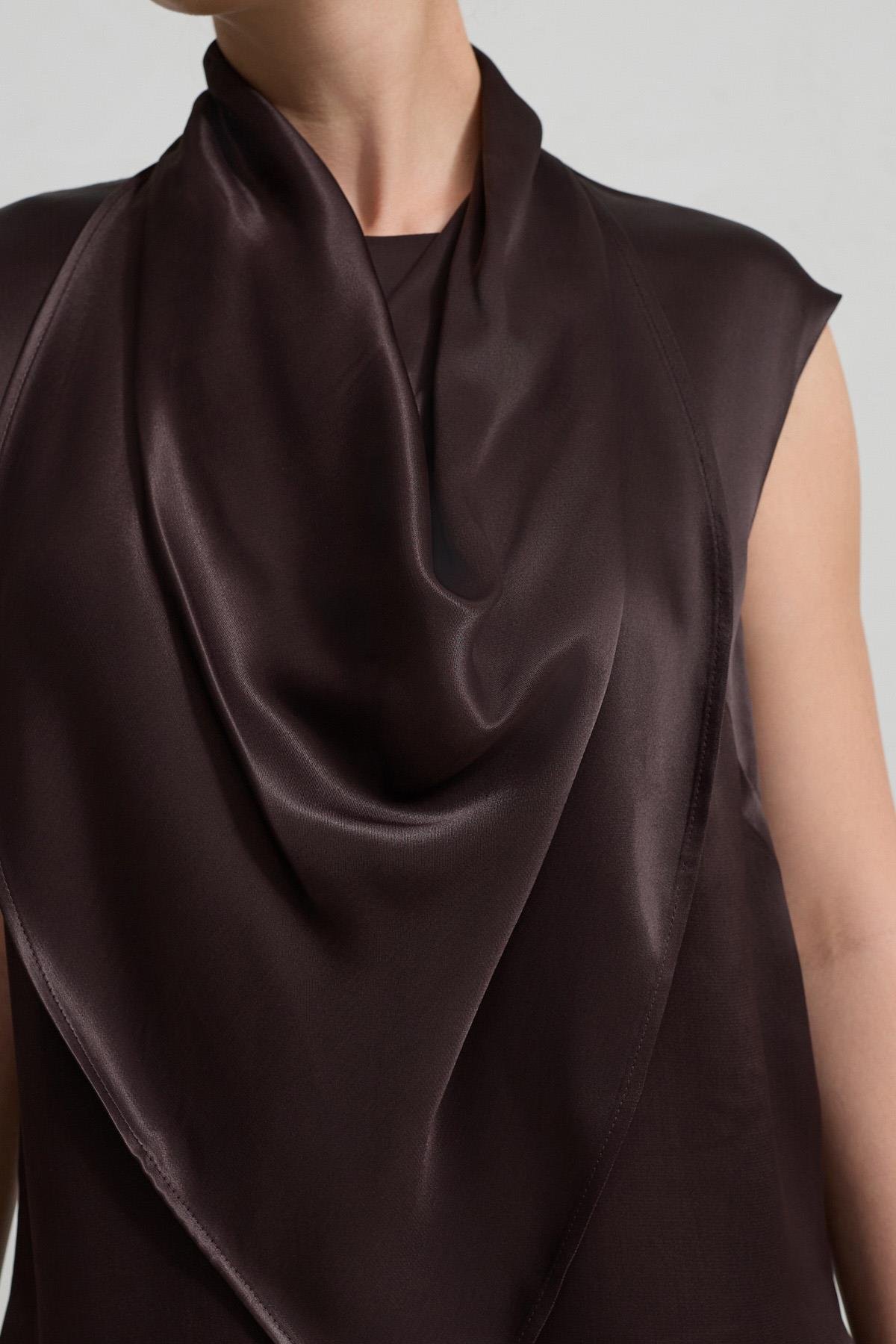 Çikolata Drape Ve Yaka Detaylı Kolsuz Bluz Kadın Bluz modelleri