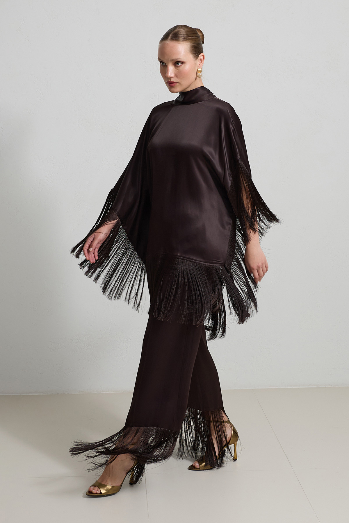 Çikolata Püskül Detaylı Bluz Ve Pantolonlu Takım Kadın Abiye Elbise modelleri