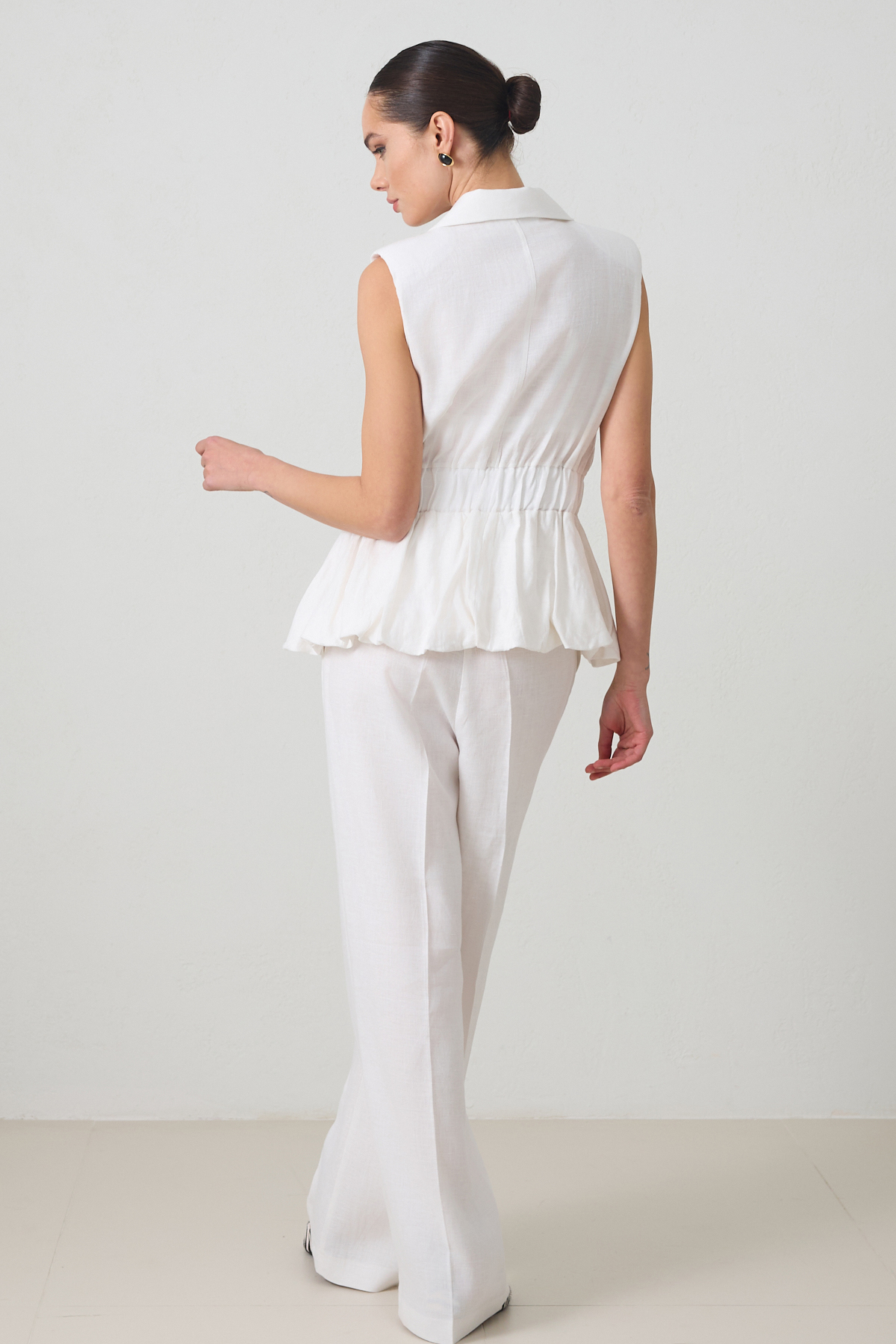 Ekru %100 Keten Bel Ve Yaka Detaylı Yelek Rahat Kesim Pantolonlu Takım Kadın Kategorisiz modelleri