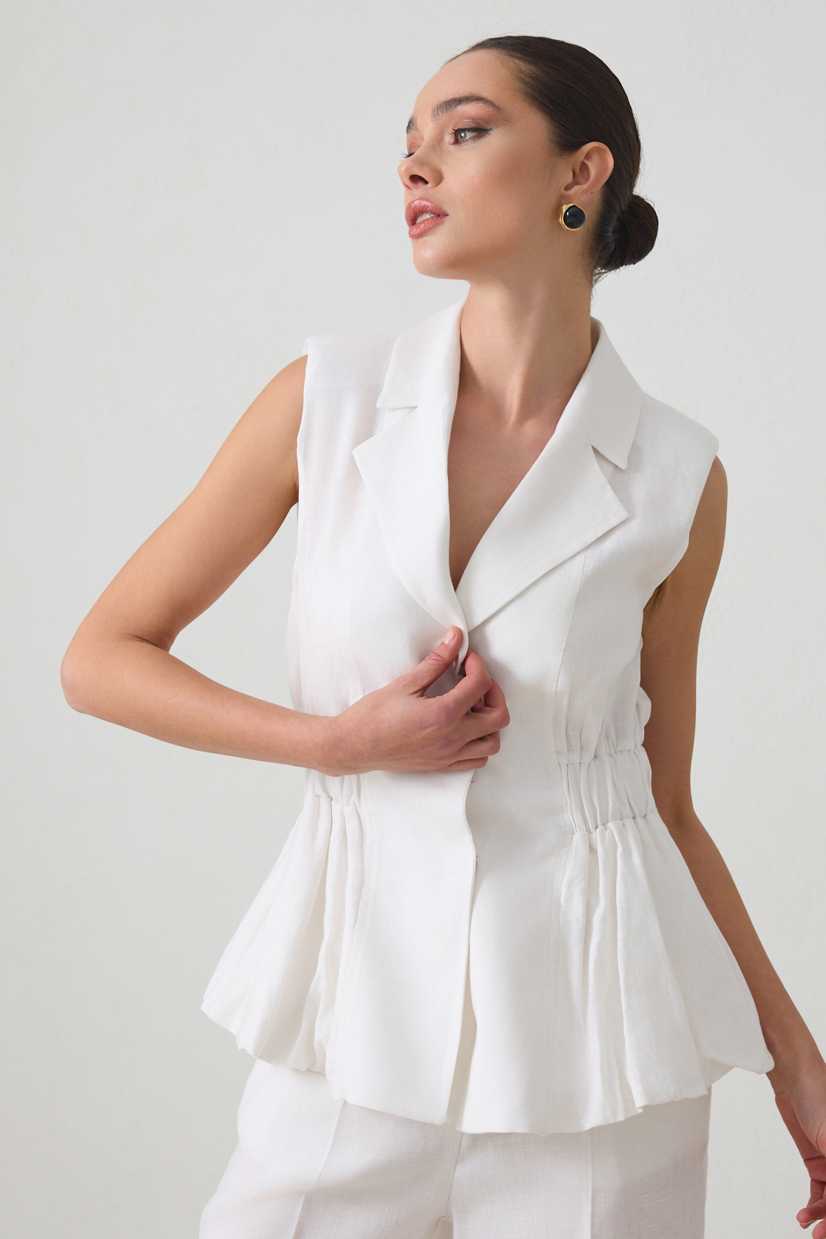 Ekru %100 Keten Bel Ve Yaka Detaylı Yelek Rahat Kesim Pantolonlu Takım Kadın Kategorisiz modelleri