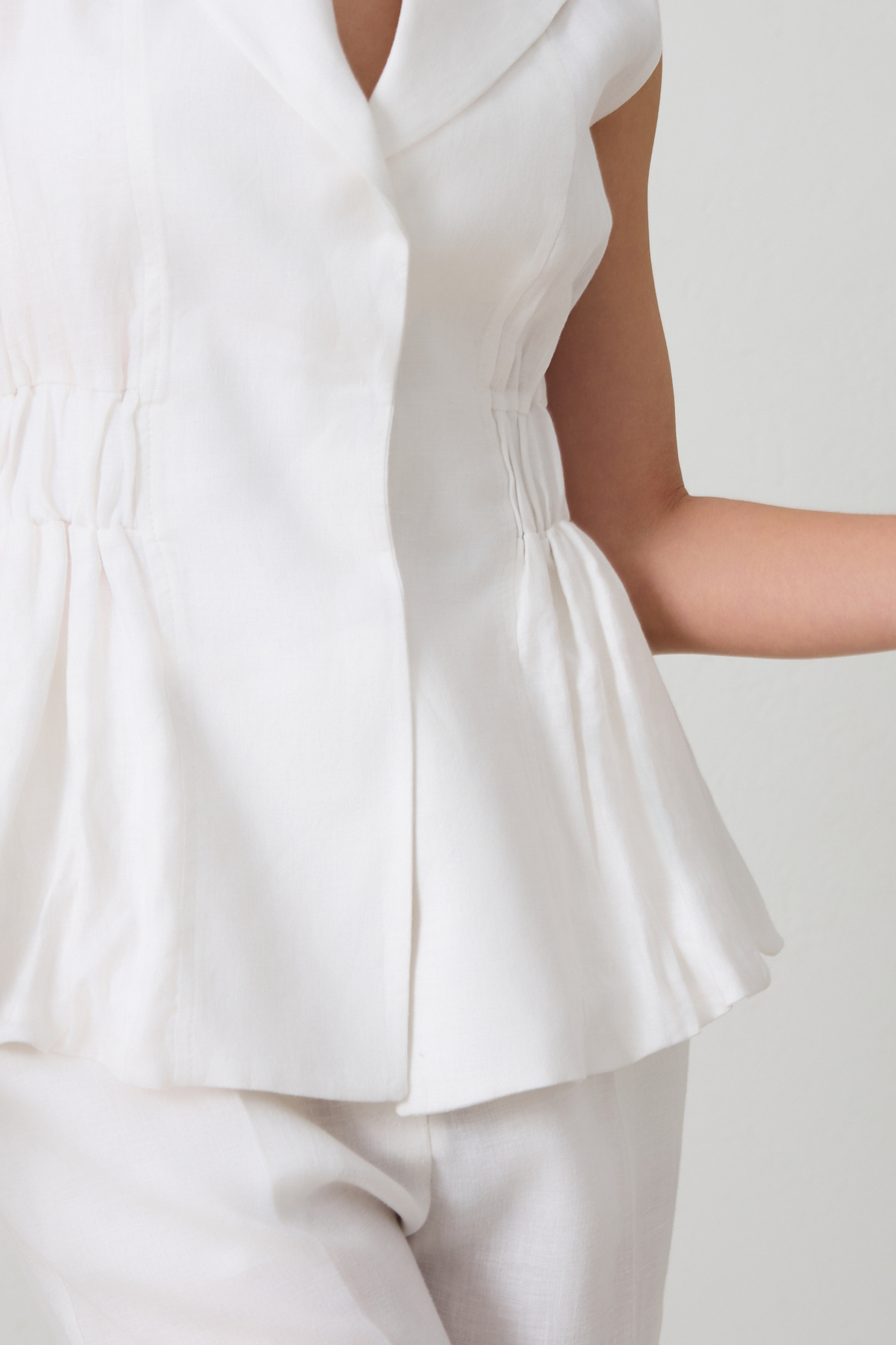 Ekru %100 Keten Bel Ve Yaka Detaylı Yelek Rahat Kesim Pantolonlu Takım Kadın Kategorisiz modelleri