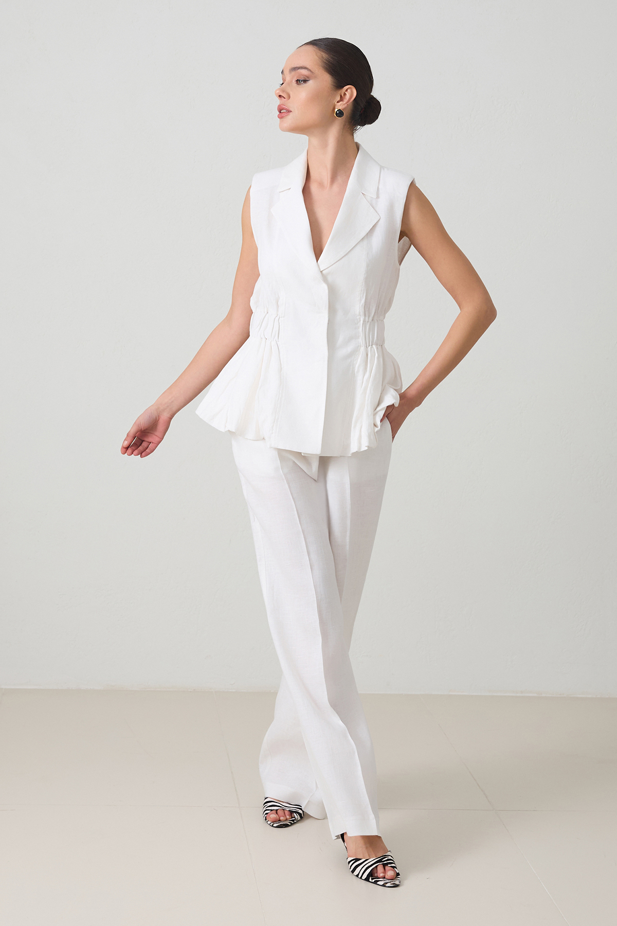 Ekru %100 Keten Bel Ve Yaka Detaylı Yelek Rahat Kesim Pantolonlu Takım Kadın Kategorisiz modelleri